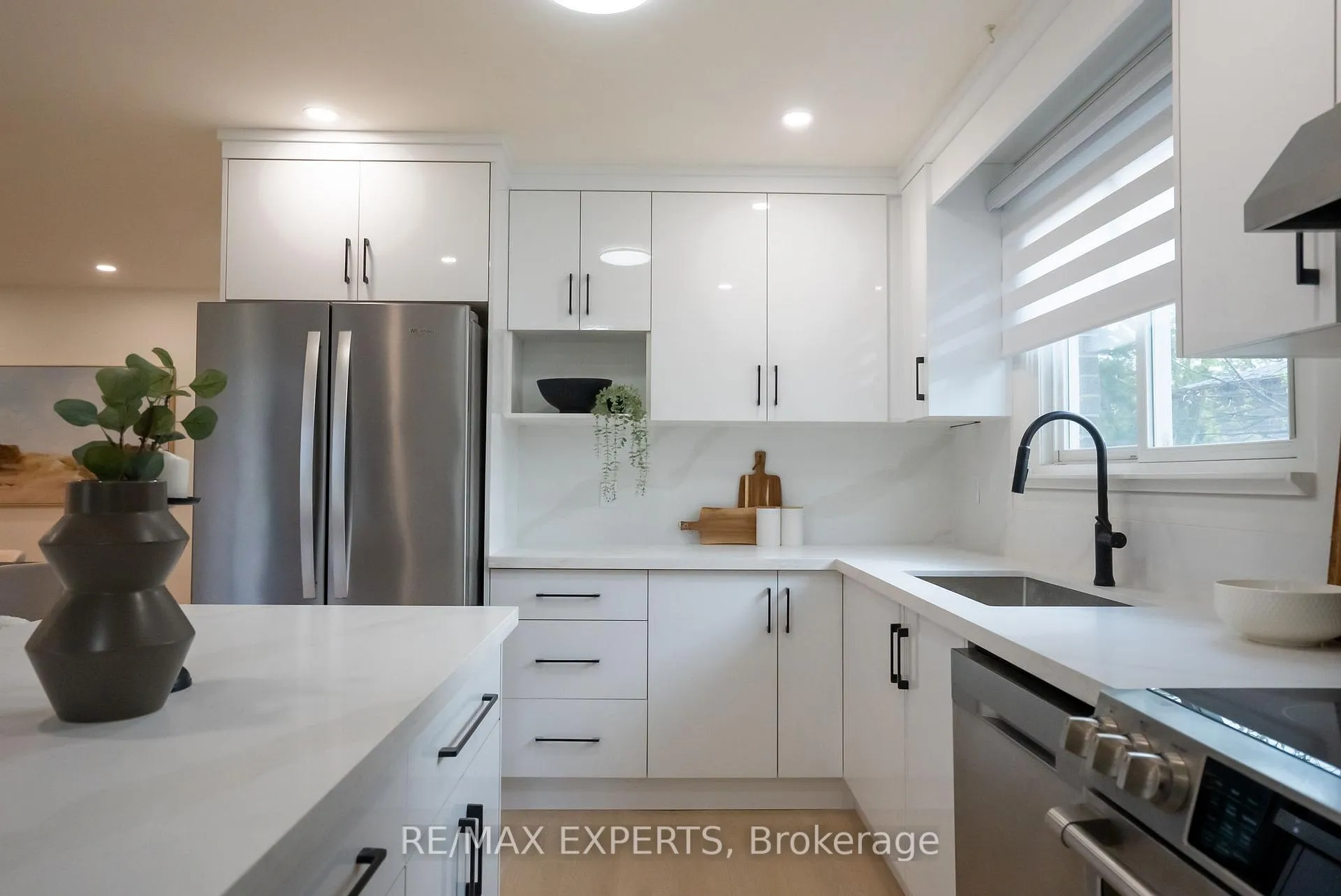 Photo 9 of 27 Fallingdale Crescent, Brampton, Southgate — HOMEH