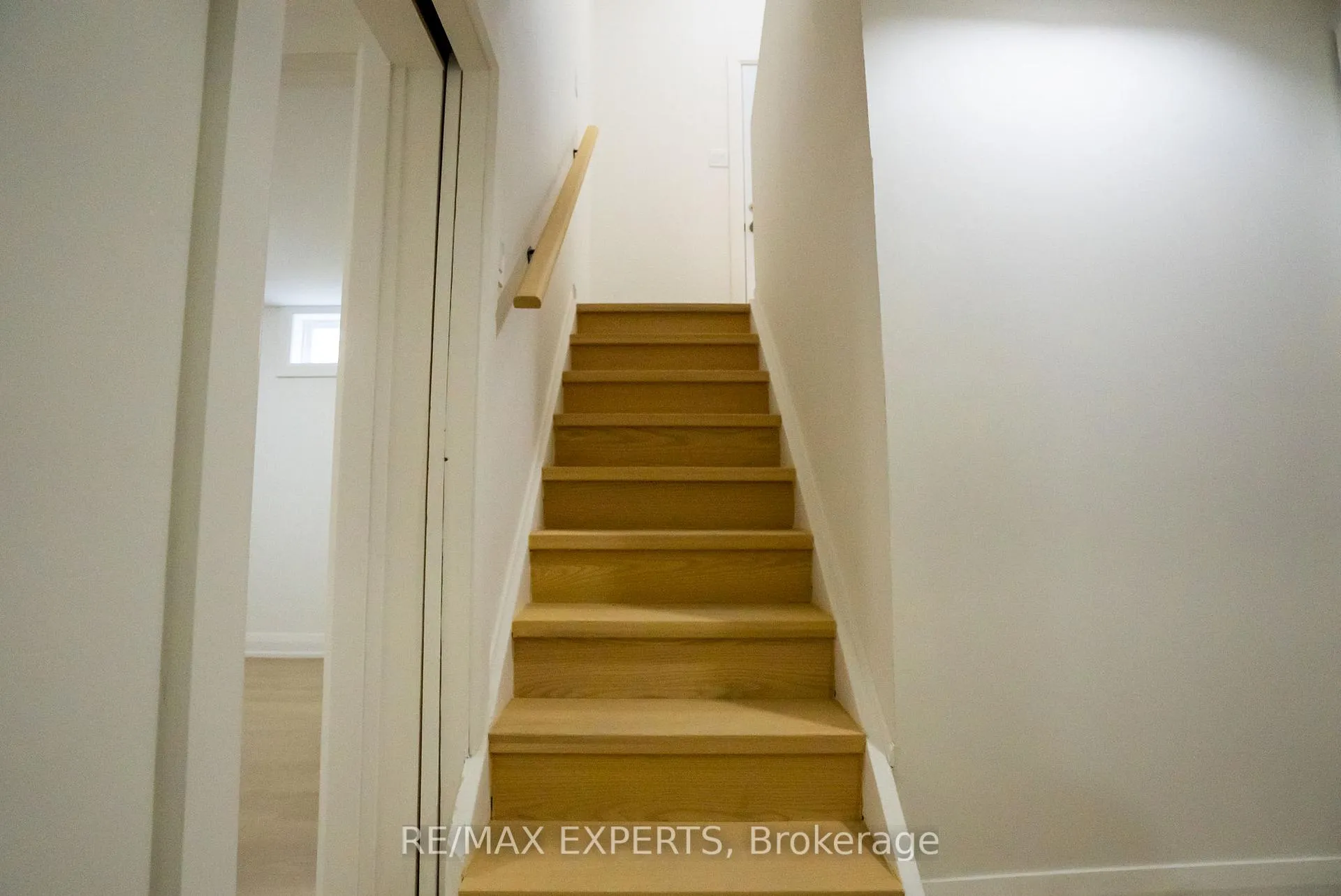 Photo 20 of 27 Fallingdale Crescent, Brampton, Southgate — HOMEH