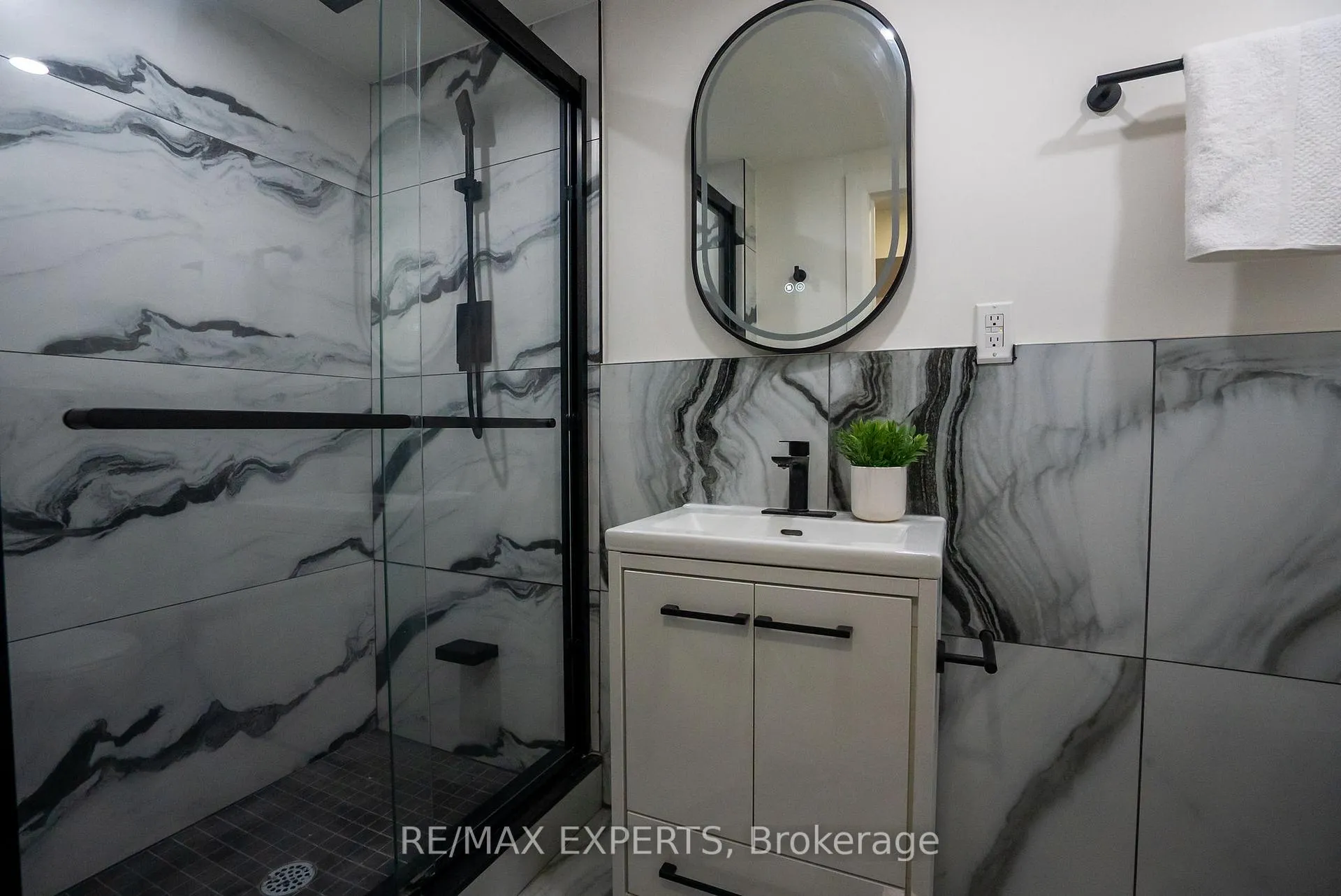Photo 27 of 27 Fallingdale Crescent, Brampton, Southgate — HOMEH