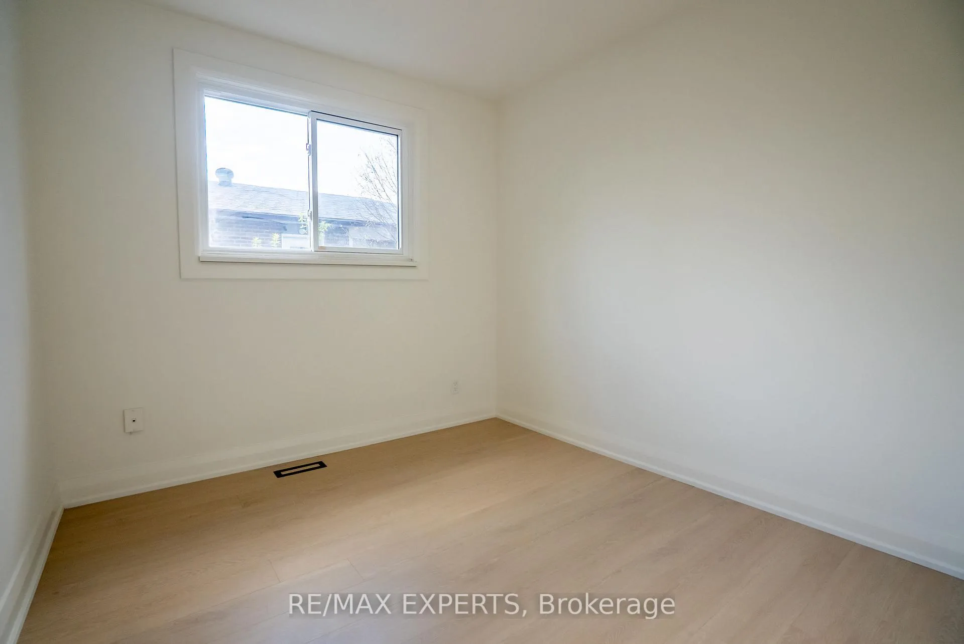 Photo 29 of 27 Fallingdale Crescent, Brampton, Southgate — HOMEH