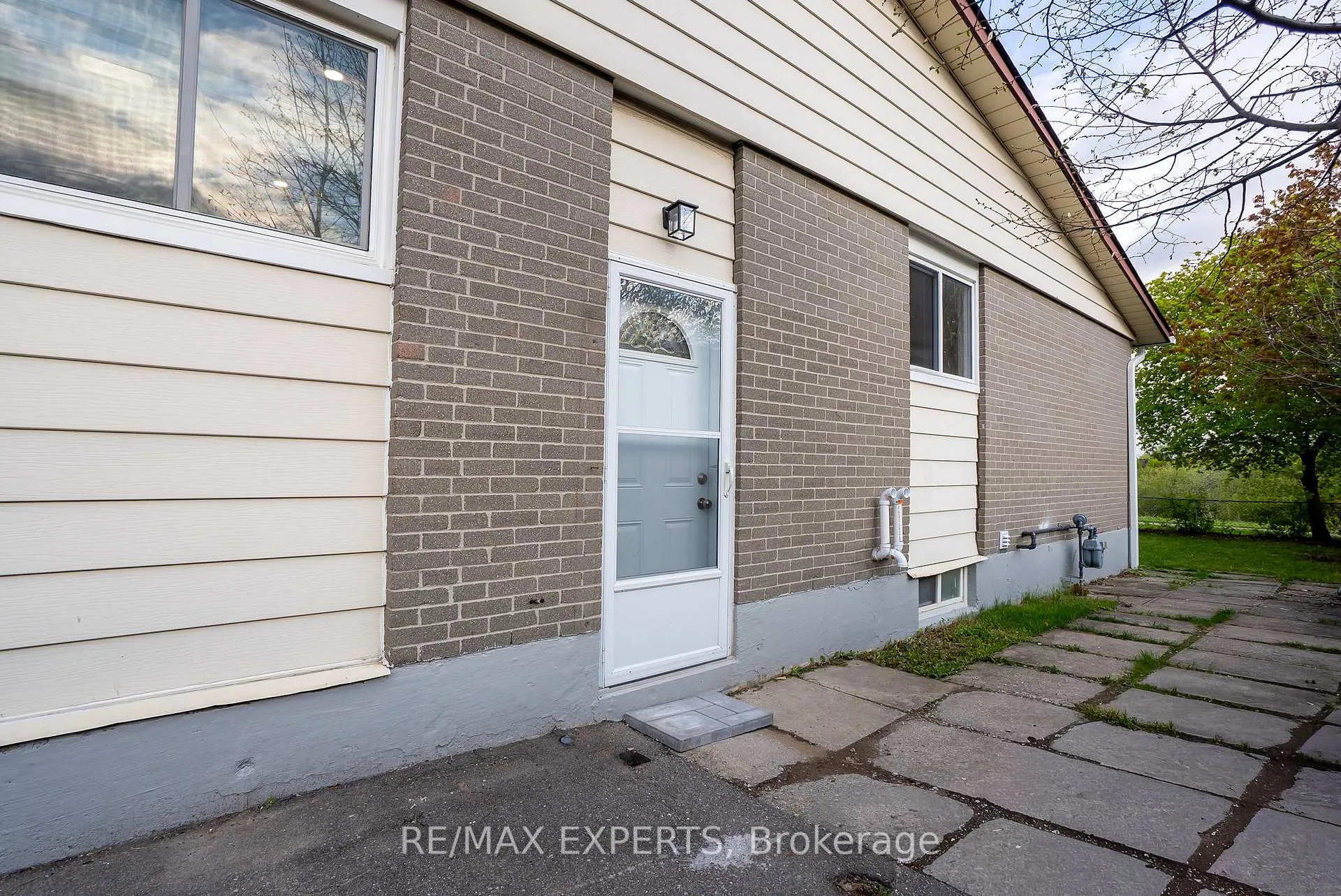 Photo 37 of 27 Fallingdale Crescent, Brampton, Southgate — HOMEH