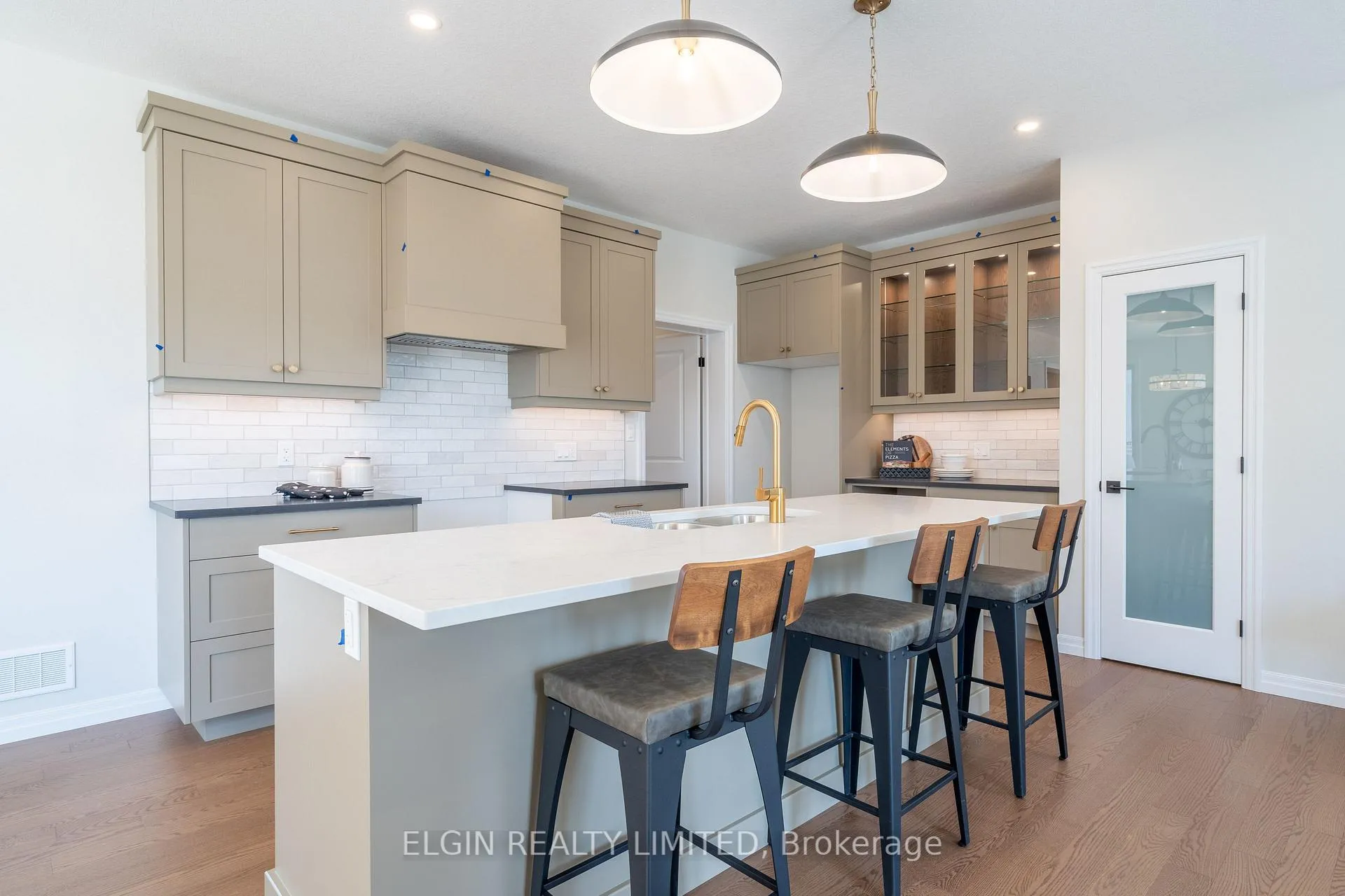 Photo 8 of 77 Hemlock Crescent, Aylmer — HOMEH