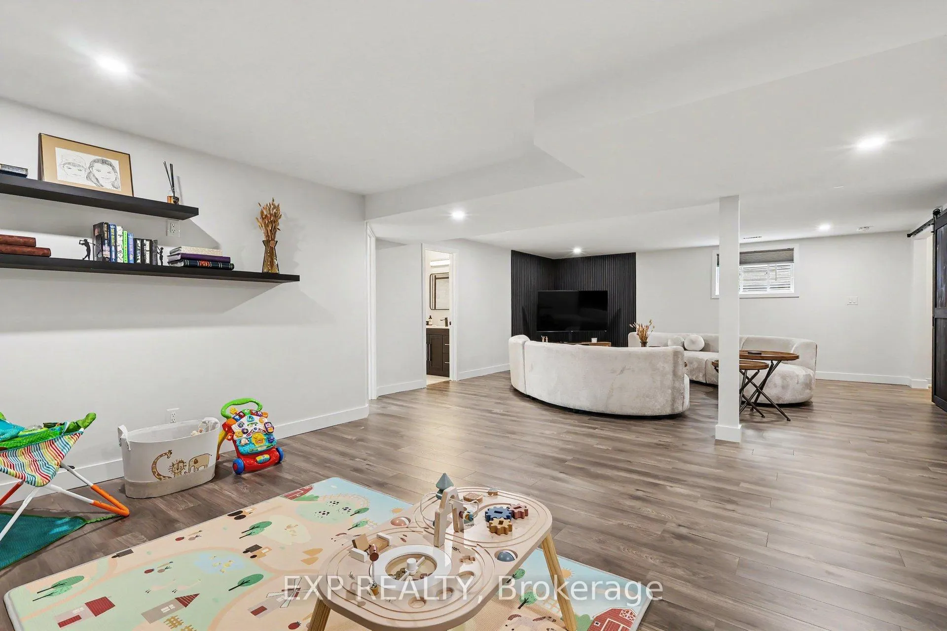 Photo 21 of 50 Zaatiik Grove, Ottawa, Blossom Park/Kemp Park/Findlay Creek — HOMEH