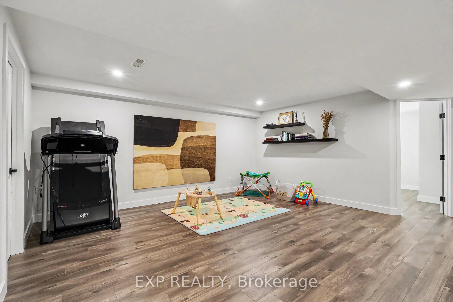 Photo 22 of 50 Zaatiik Grove, Ottawa, Blossom Park/Kemp Park/Findlay Creek — HOMEH