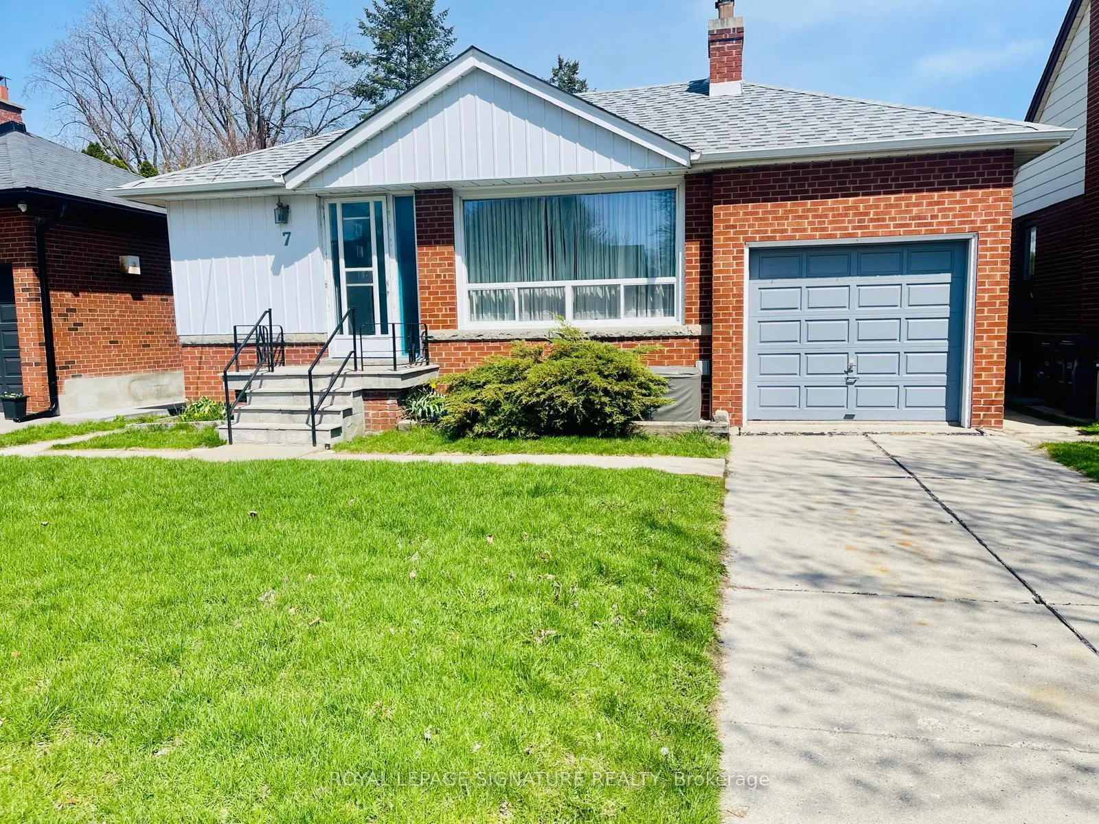 Photo 2 of 7 Placid Road, Etobicoke, Stonegate-Queensway — HOMEH