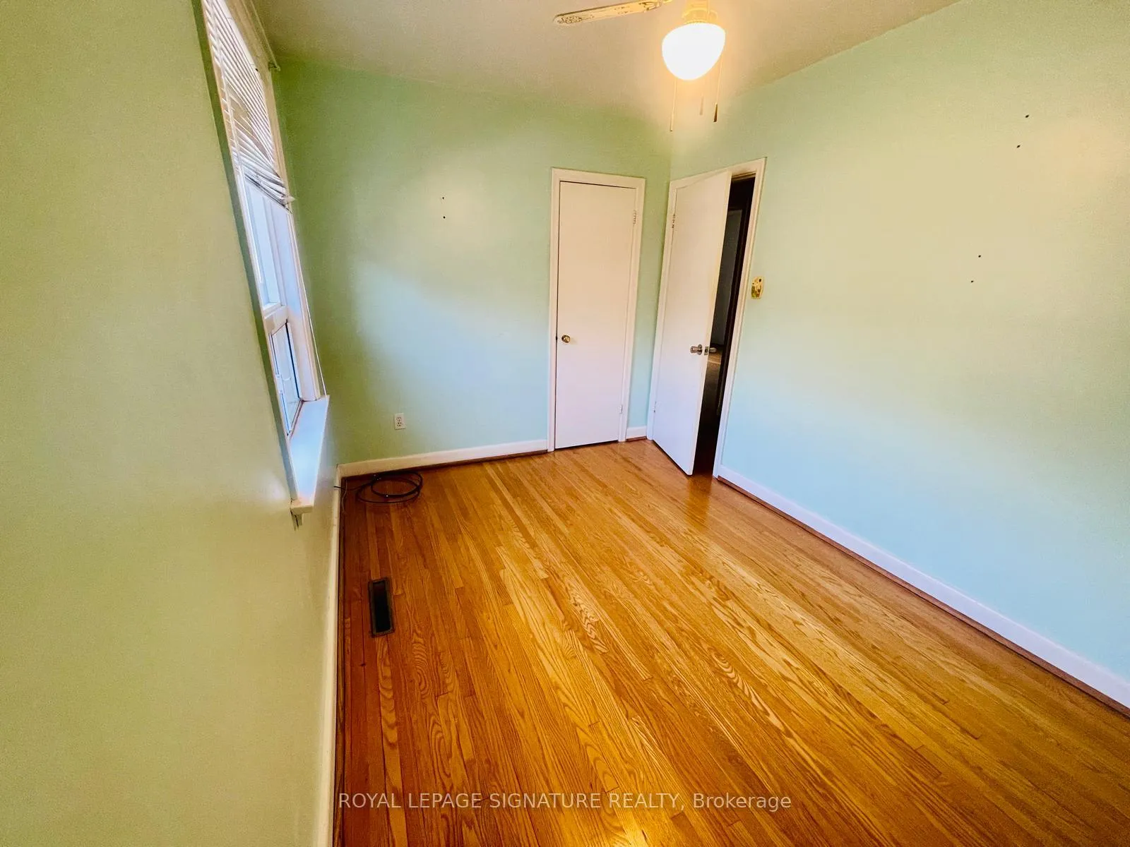 Photo 10 of 7 Placid Road, Etobicoke, Stonegate-Queensway — HOMEH