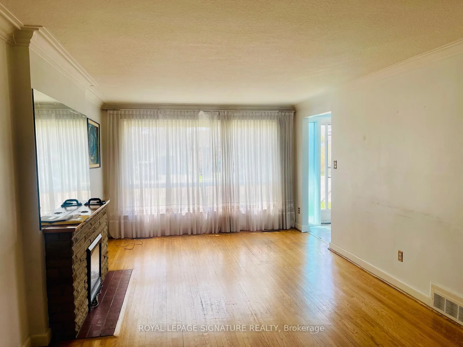 Photo 11 of 7 Placid Road, Etobicoke, Stonegate-Queensway — HOMEH