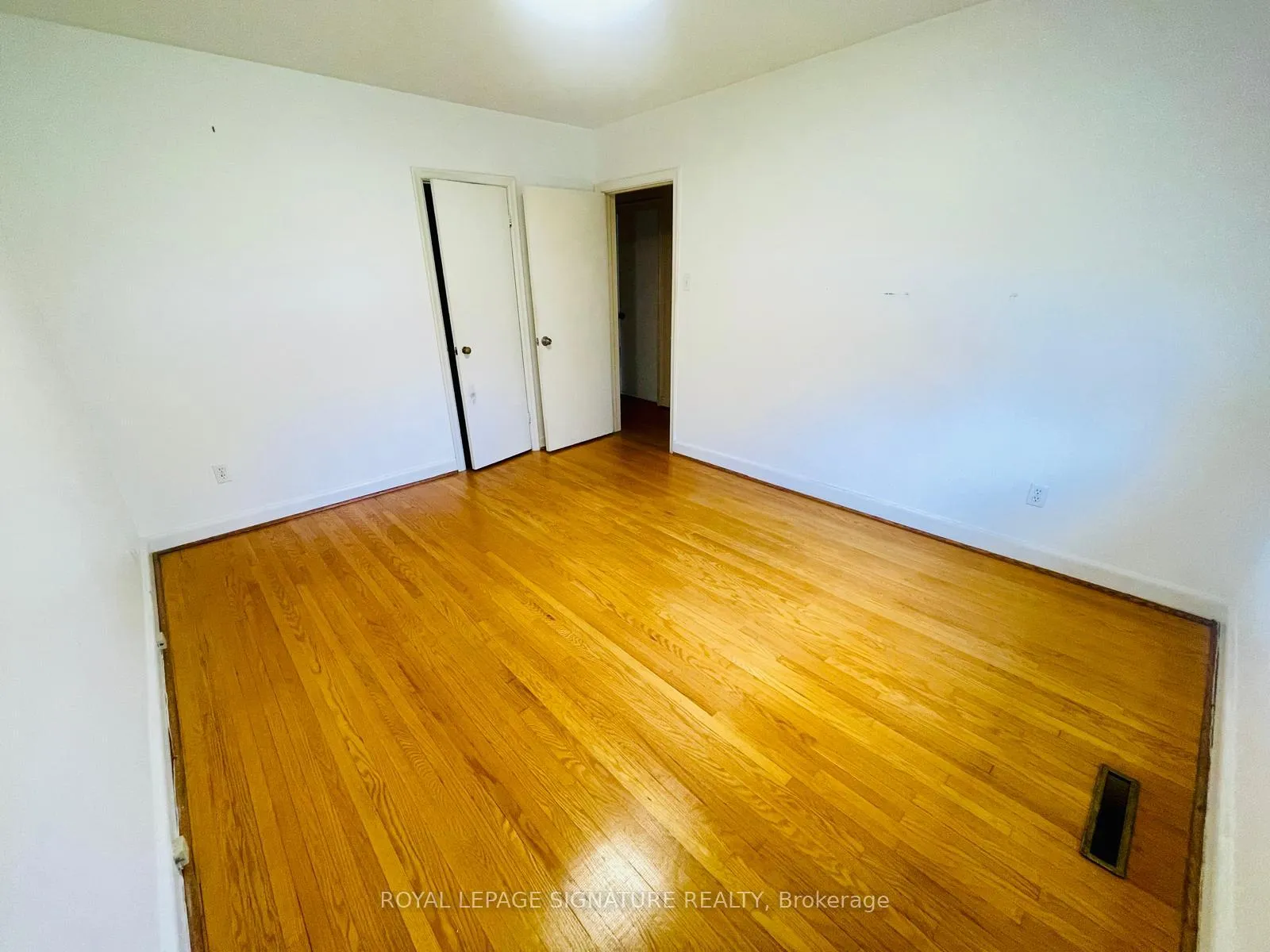 Photo 12 of 7 Placid Road, Etobicoke, Stonegate-Queensway — HOMEH