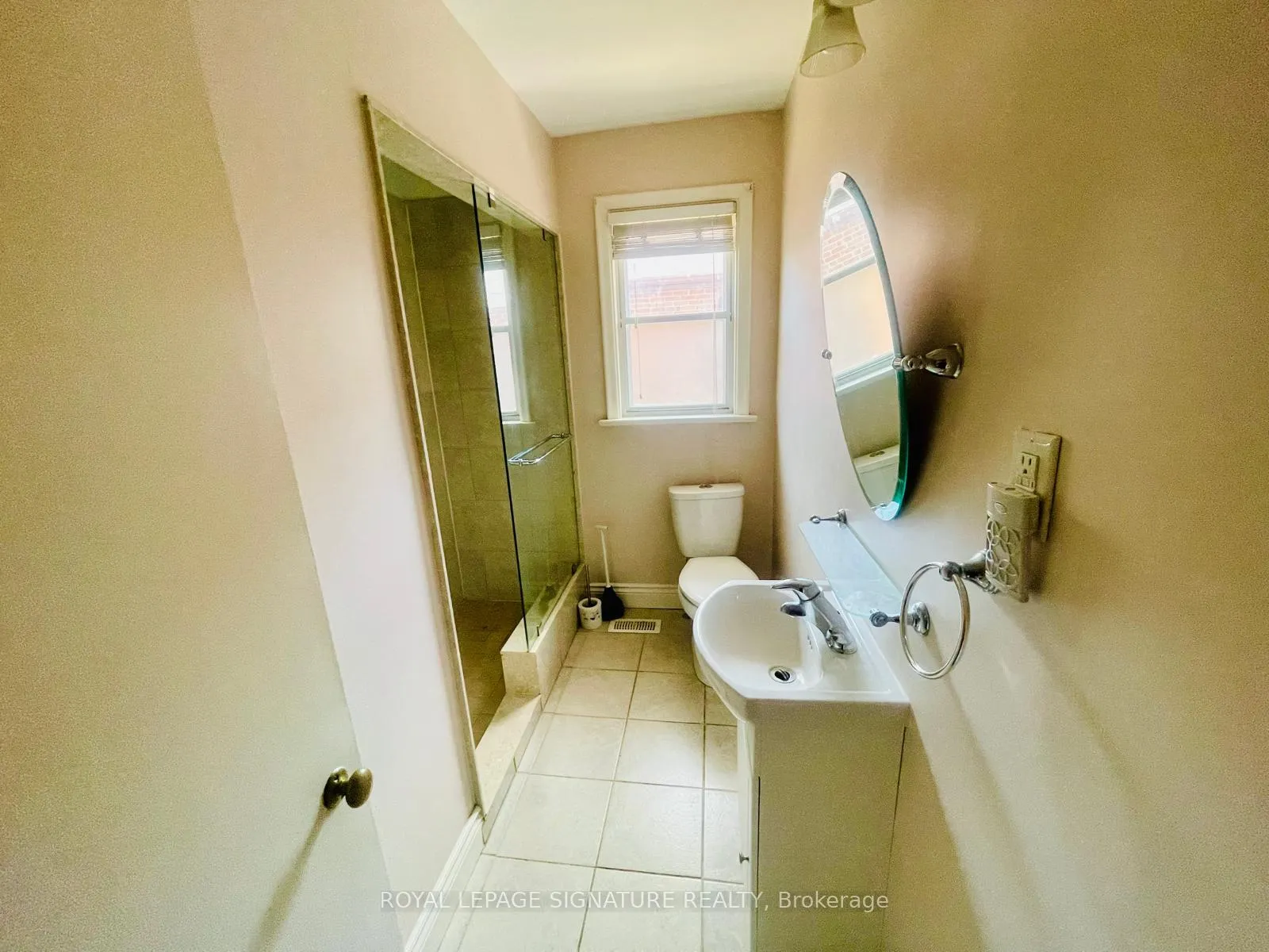 Photo 13 of 7 Placid Road, Etobicoke, Stonegate-Queensway — HOMEH