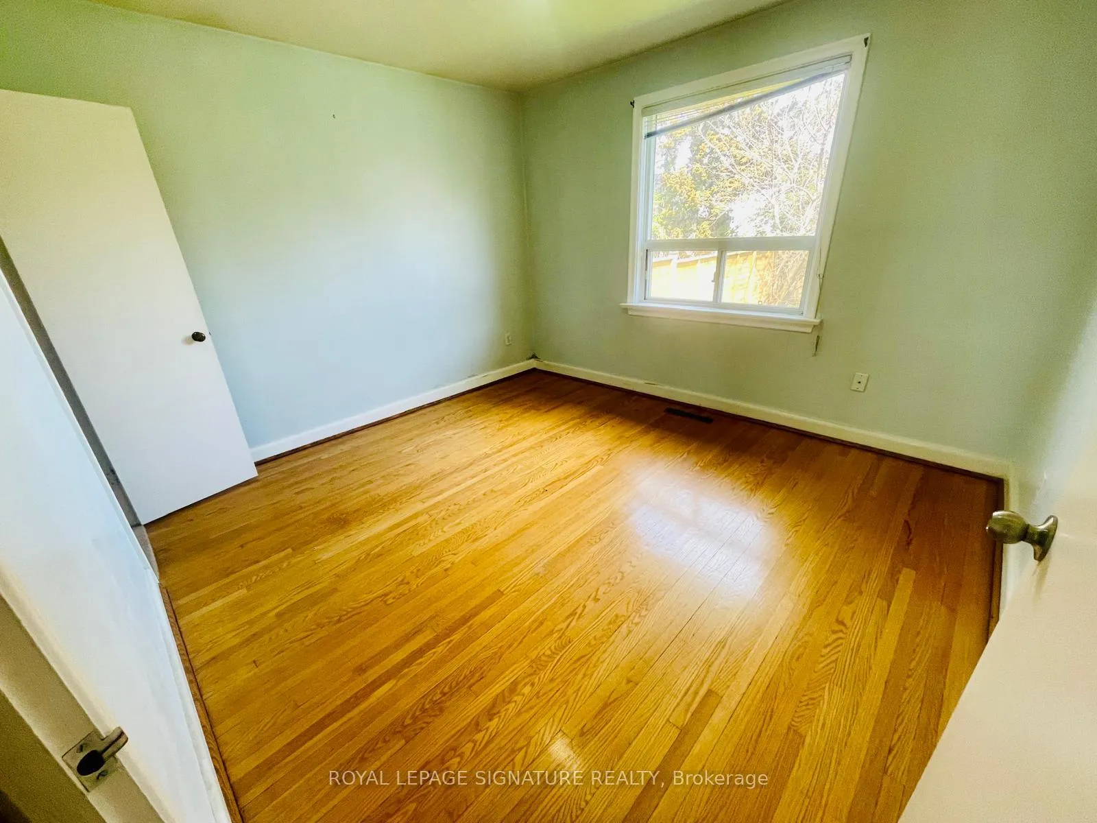Photo 18 of 7 Placid Road, Etobicoke, Stonegate-Queensway — HOMEH