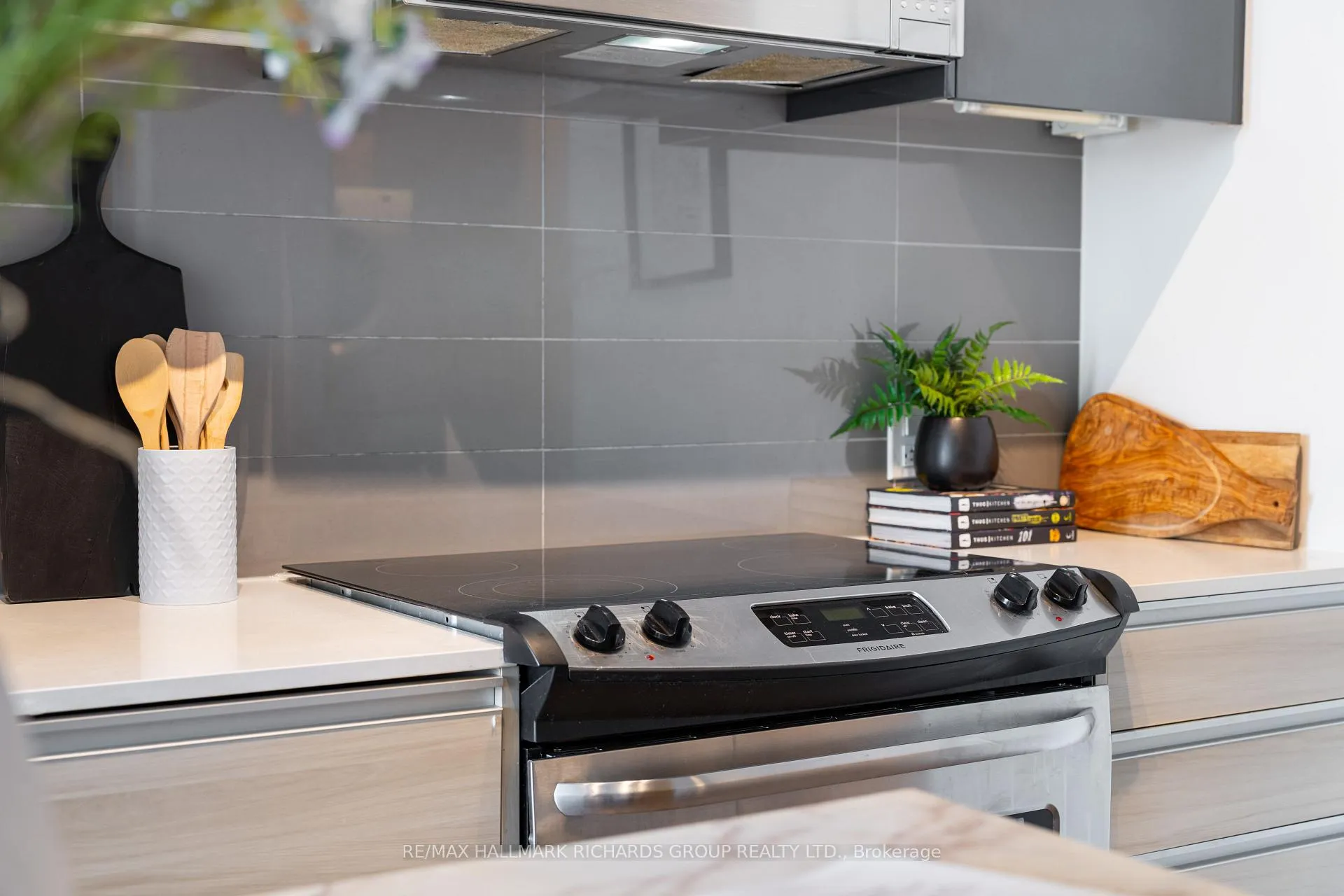 Photo 4 of Unit 419, 1190 Dundas Street E, Toronto, South Riverdale — HOMEH