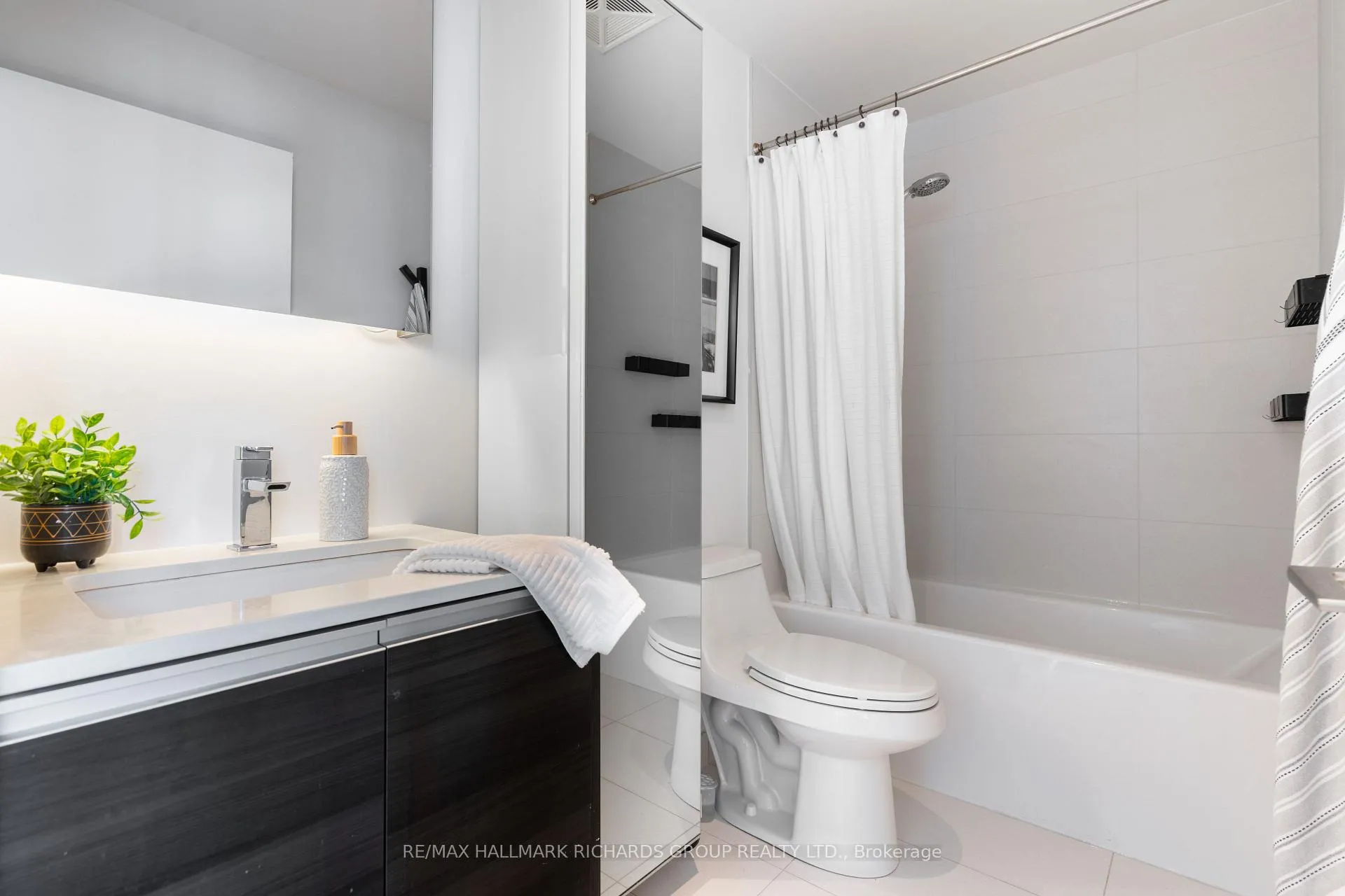 Photo 11 of Unit 419, 1190 Dundas Street E, Toronto, South Riverdale — HOMEH