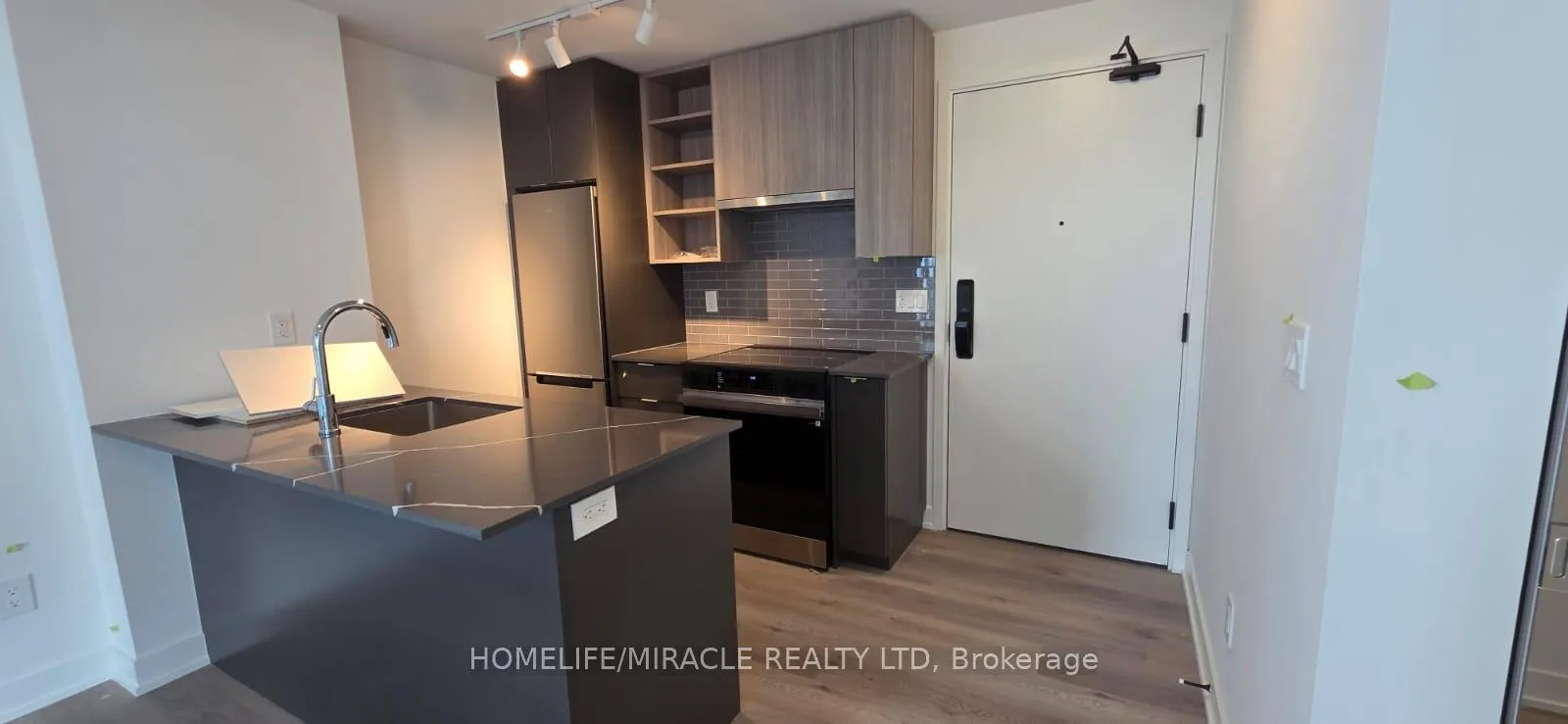 Photo 4 of Unit 1803, 2075 Lakeshore Boulevard, Burlington, Brant — HOMEH