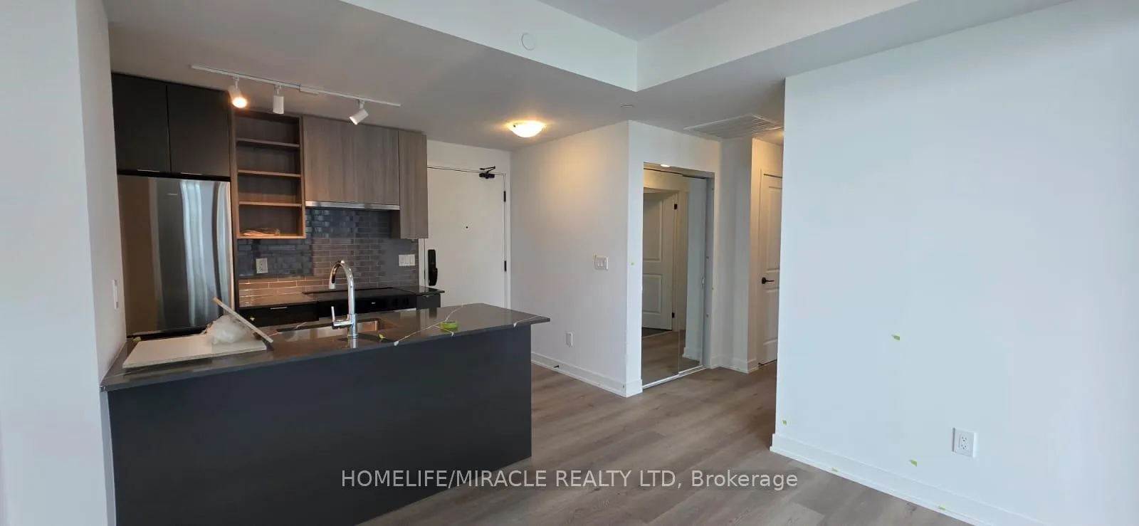 Photo 5 of Unit 1803, 2075 Lakeshore Boulevard, Burlington, Brant — HOMEH