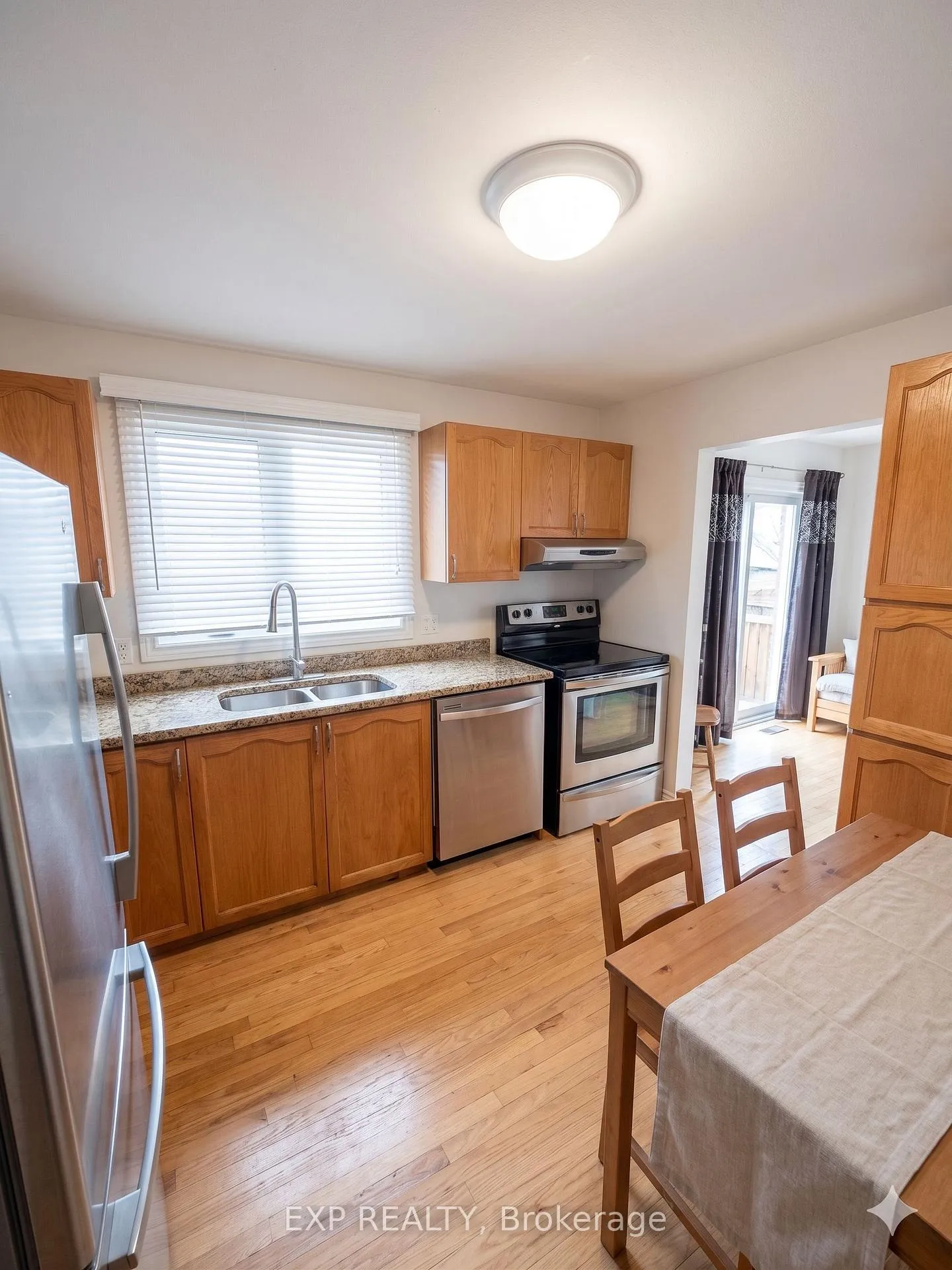 Photo 3 of Unit 11, 1639 Locksley Lane, Ottawa, Beaconwood — HOMEH