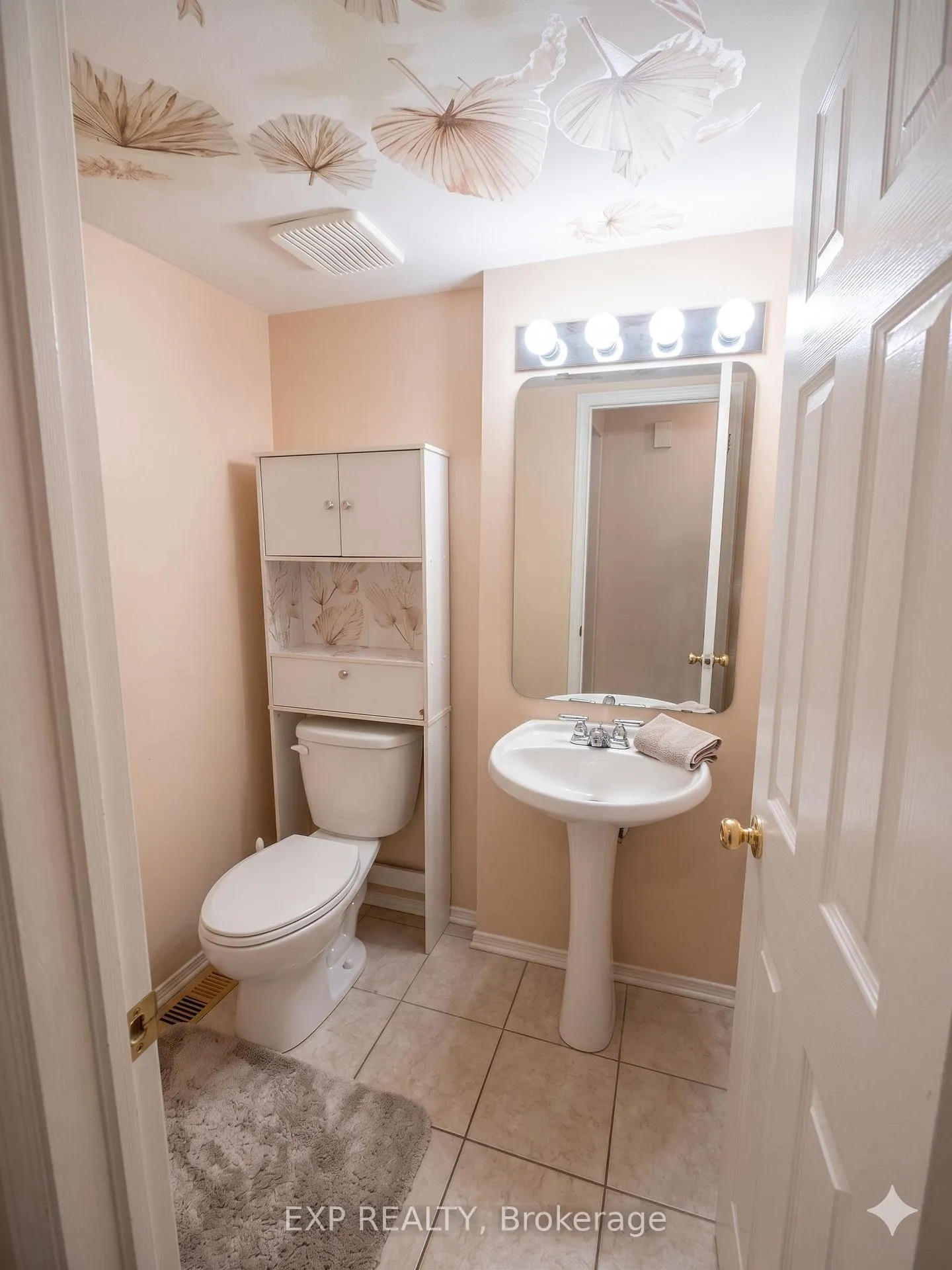 Photo 5 of Unit 11, 1639 Locksley Lane, Ottawa, Beaconwood — HOMEH