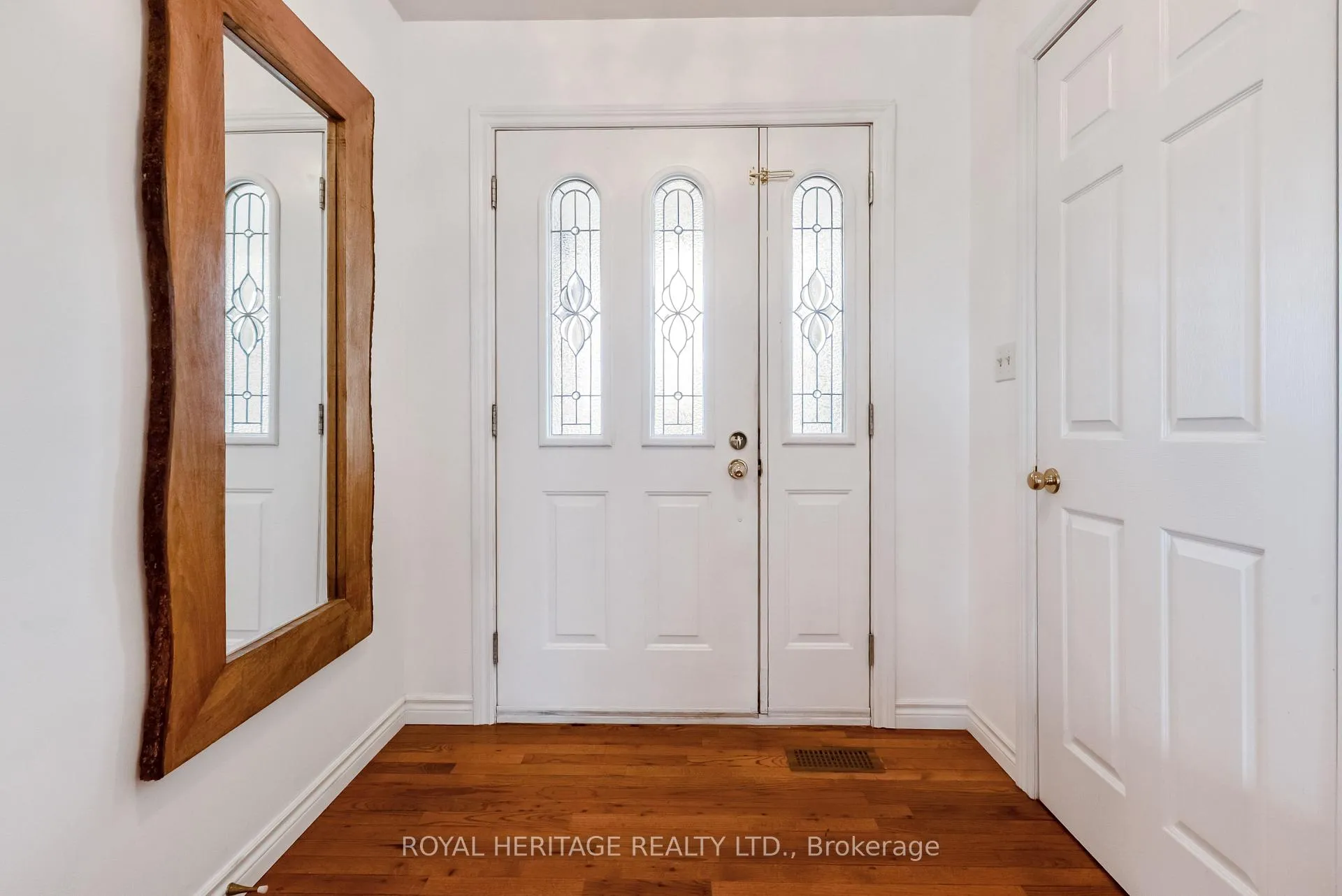Photo 6 of 604 Settlers Road, Kawartha Lakes, Ops — HOMEH