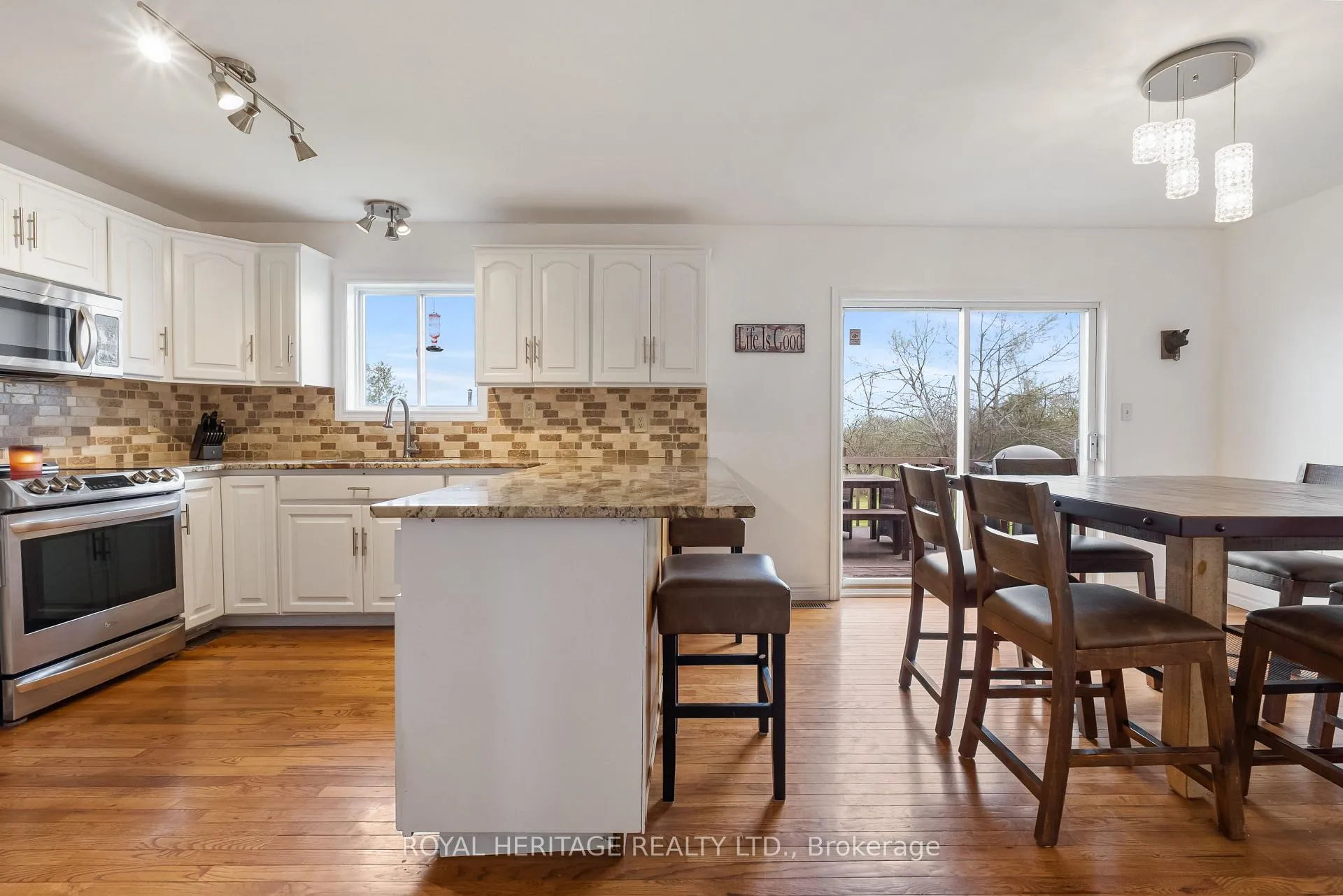 Photo 7 of 604 Settlers Road, Kawartha Lakes, Ops — HOMEH