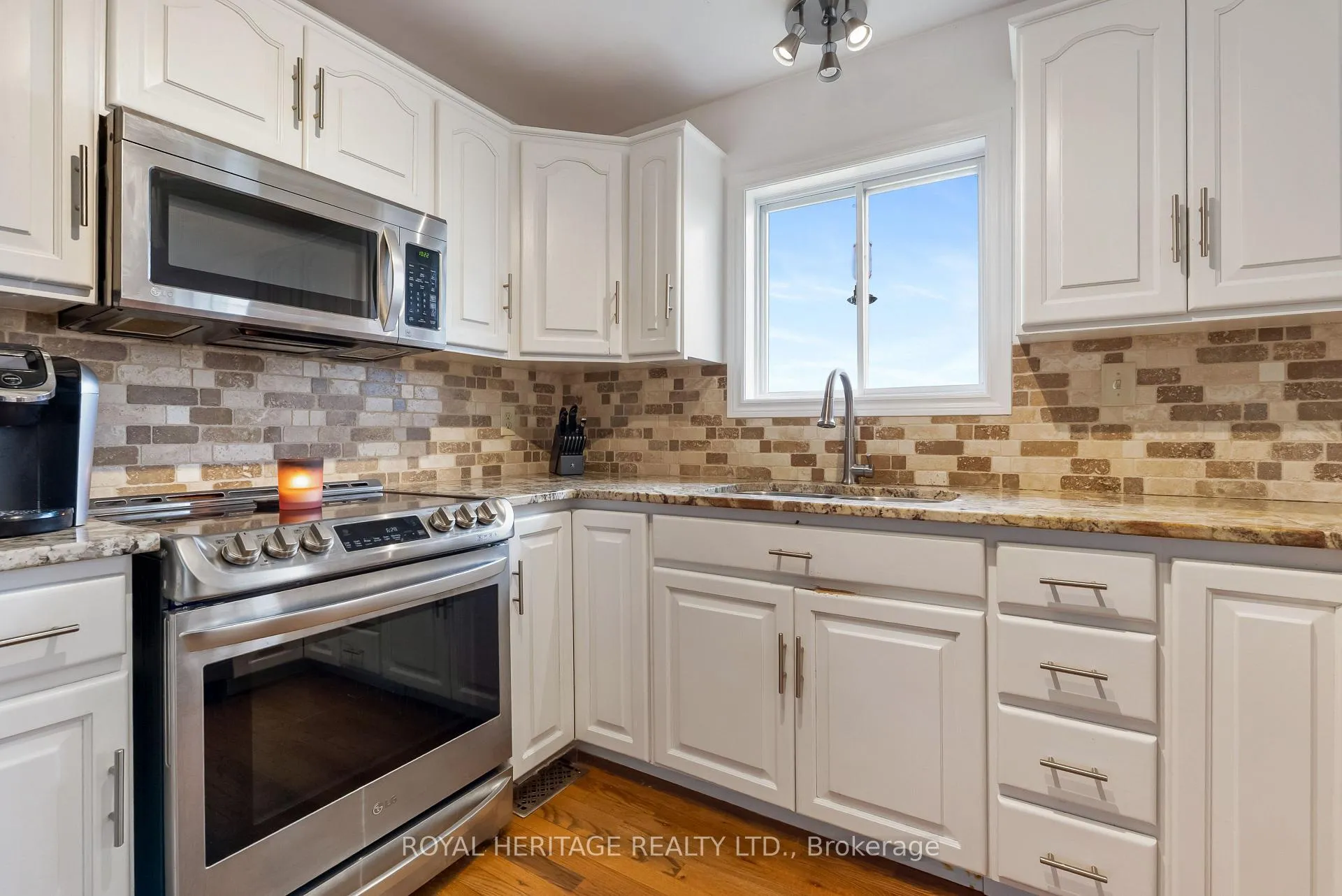Photo 10 of 604 Settlers Road, Kawartha Lakes, Ops — HOMEH