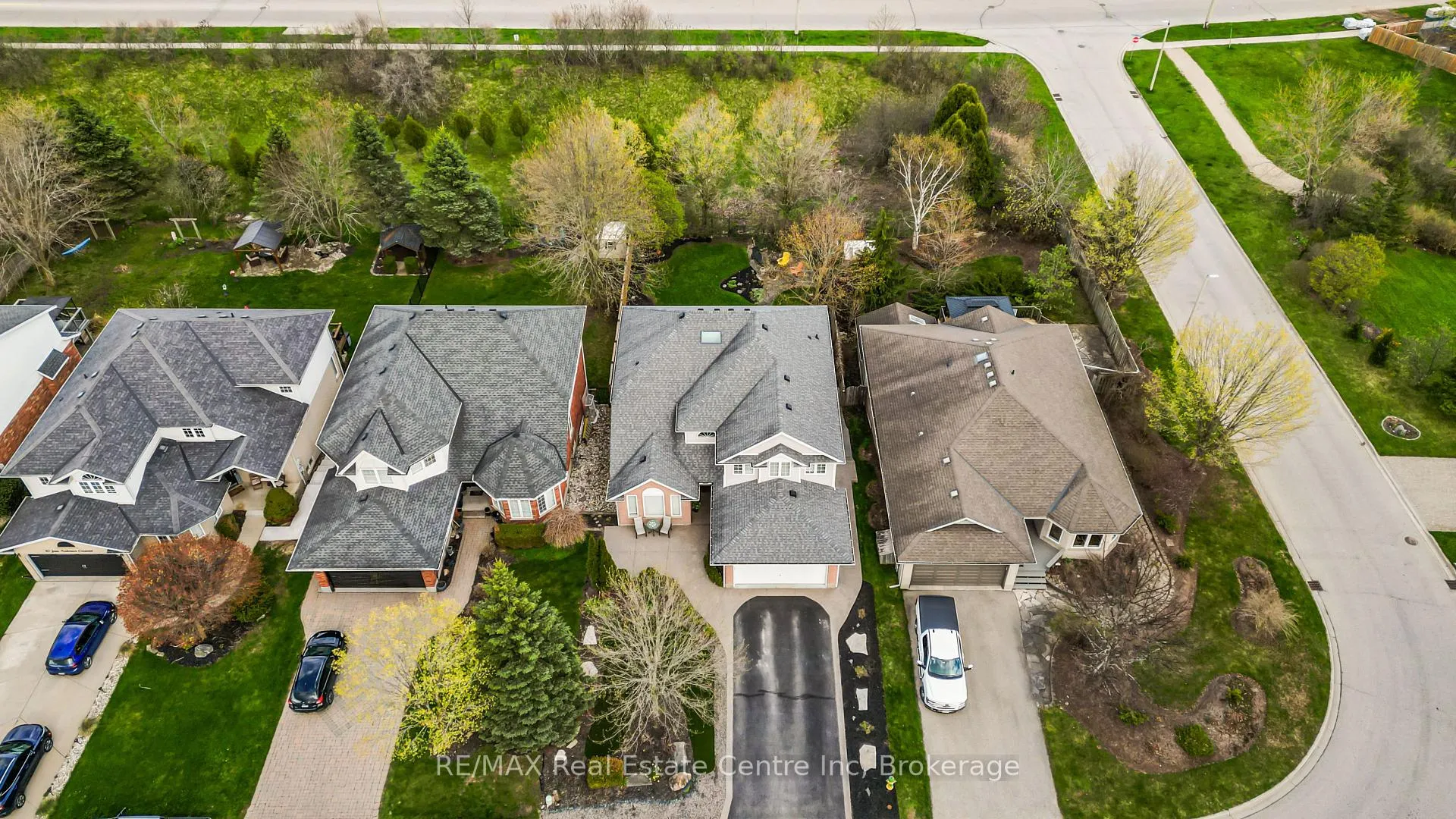 Photo 2 of 6 Jean Anderson Crescent, Guelph, Clairfields/Hanlon Business Park — HOMEH
