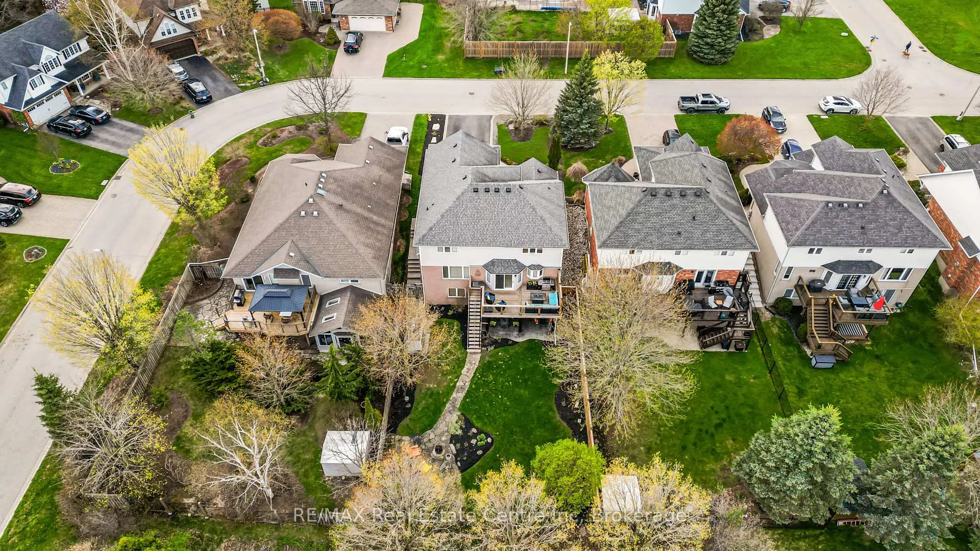 Photo 3 of 6 Jean Anderson Crescent, Guelph, Clairfields/Hanlon Business Park — HOMEH