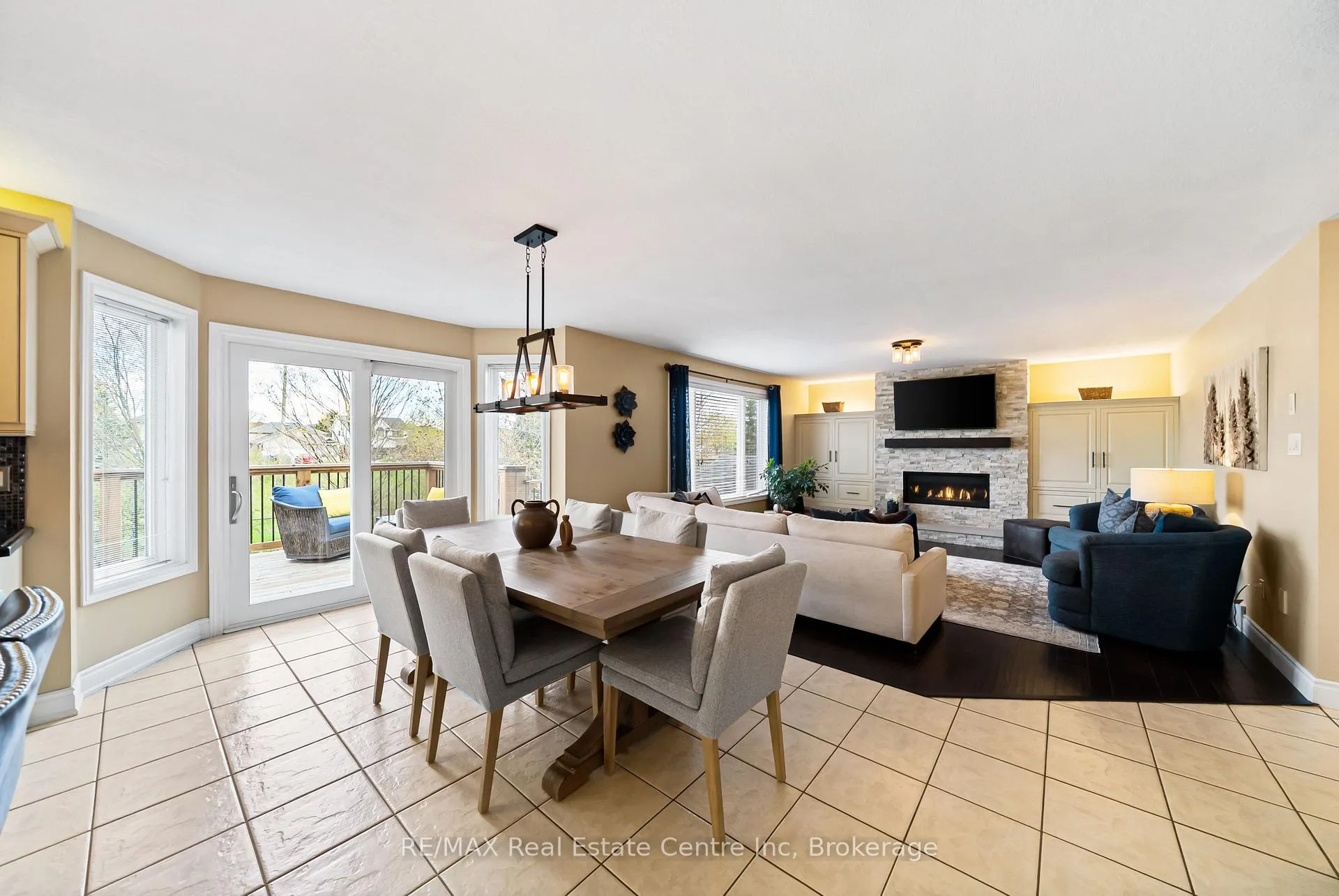 Photo 13 of 6 Jean Anderson Crescent, Guelph, Clairfields/Hanlon Business Park — HOMEH