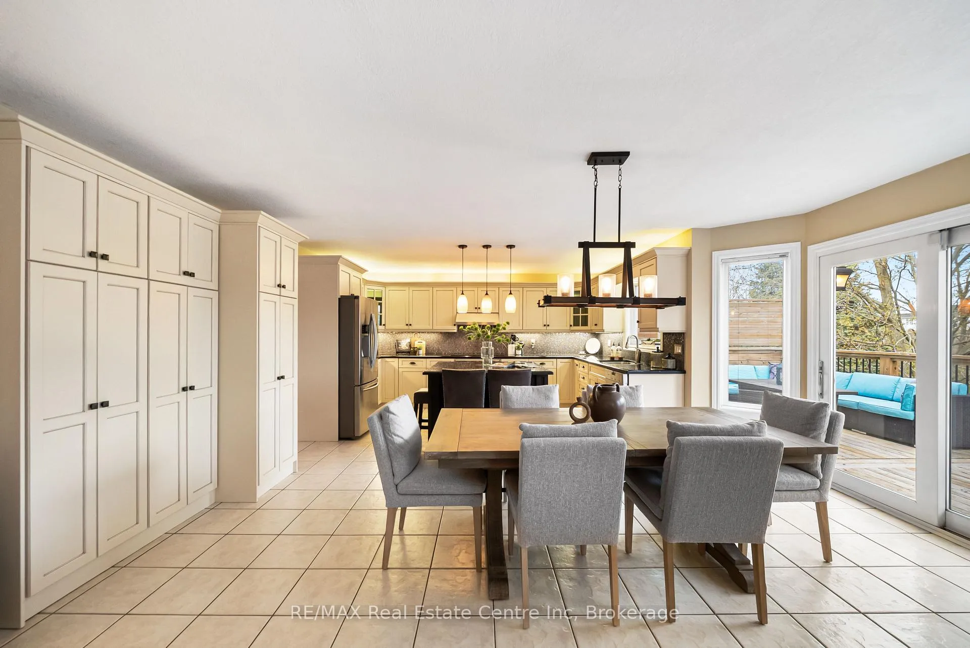 Photo 16 of 6 Jean Anderson Crescent, Guelph, Clairfields/Hanlon Business Park — HOMEH