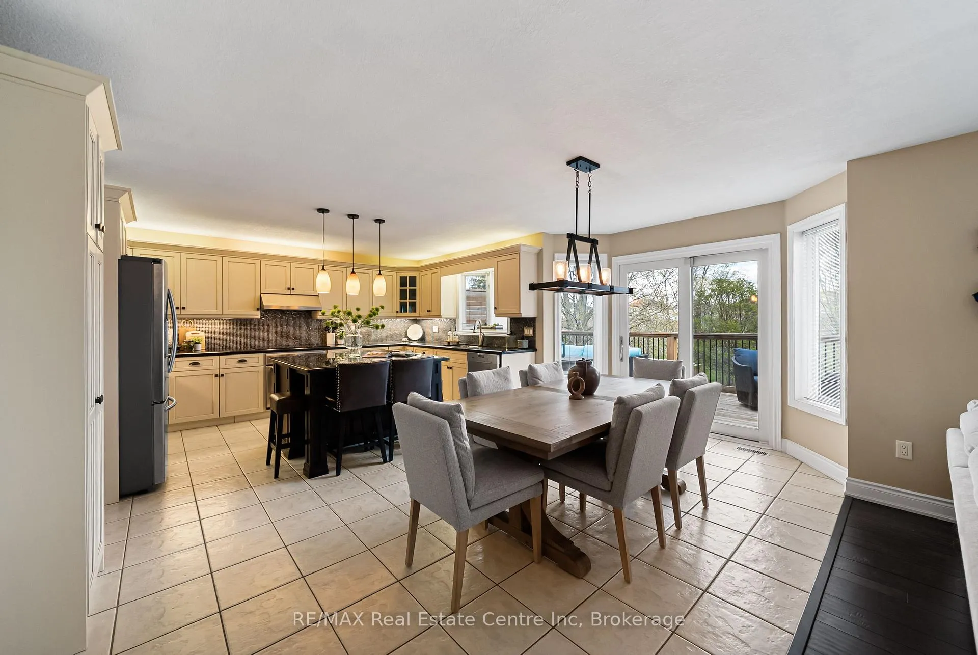Photo 17 of 6 Jean Anderson Crescent, Guelph, Clairfields/Hanlon Business Park — HOMEH