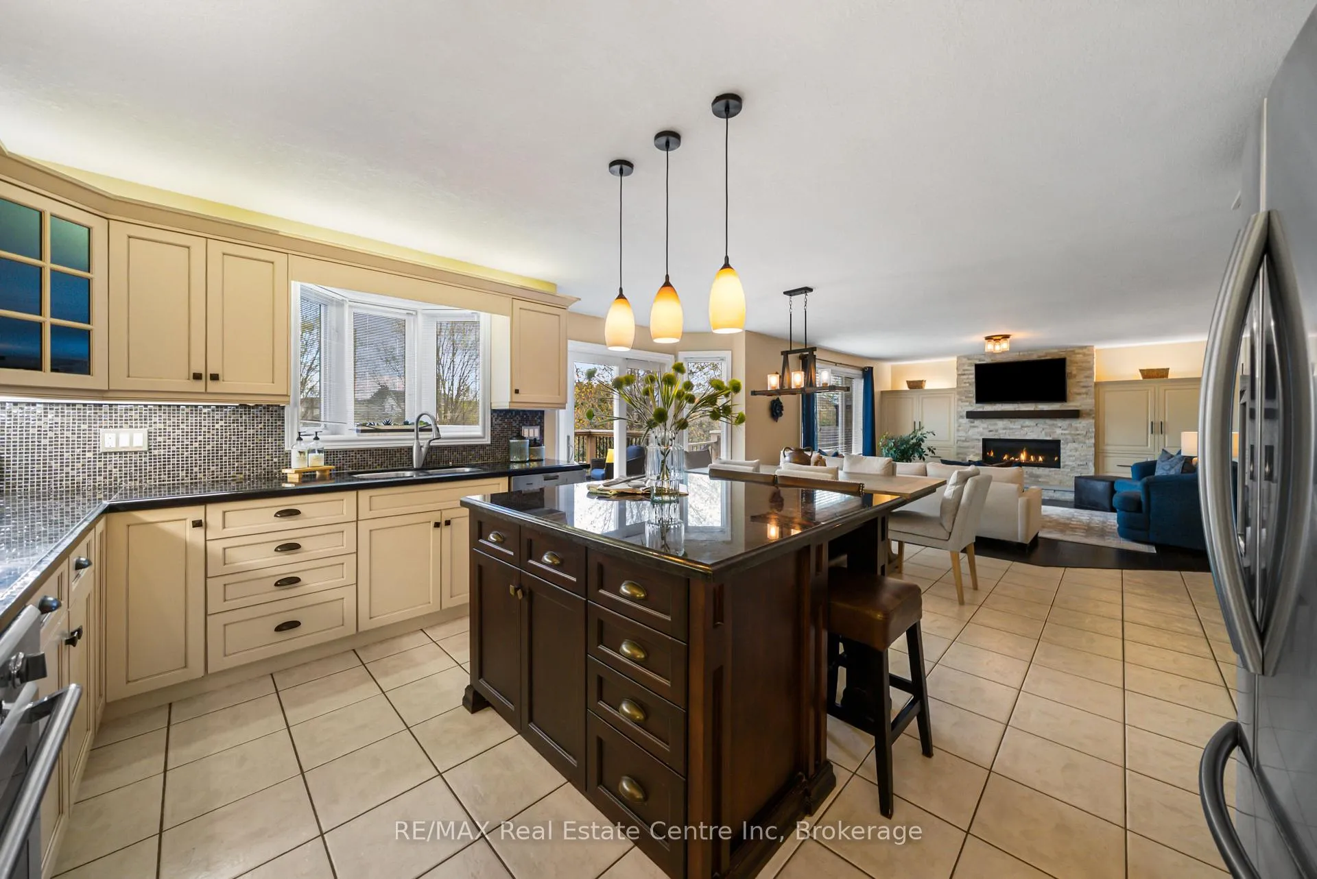 Photo 19 of 6 Jean Anderson Crescent, Guelph, Clairfields/Hanlon Business Park — HOMEH