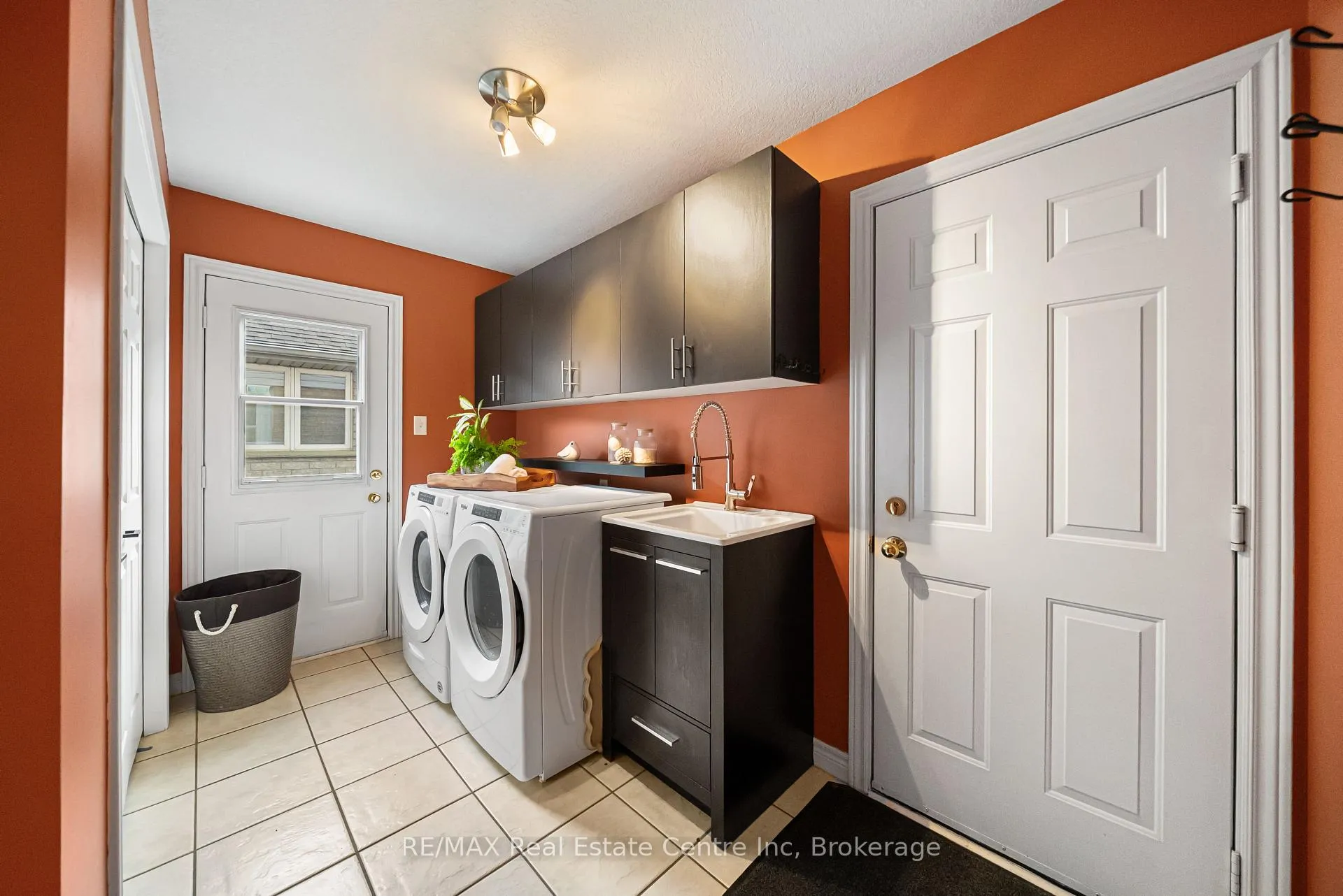 Photo 24 of 6 Jean Anderson Crescent, Guelph, Clairfields/Hanlon Business Park — HOMEH