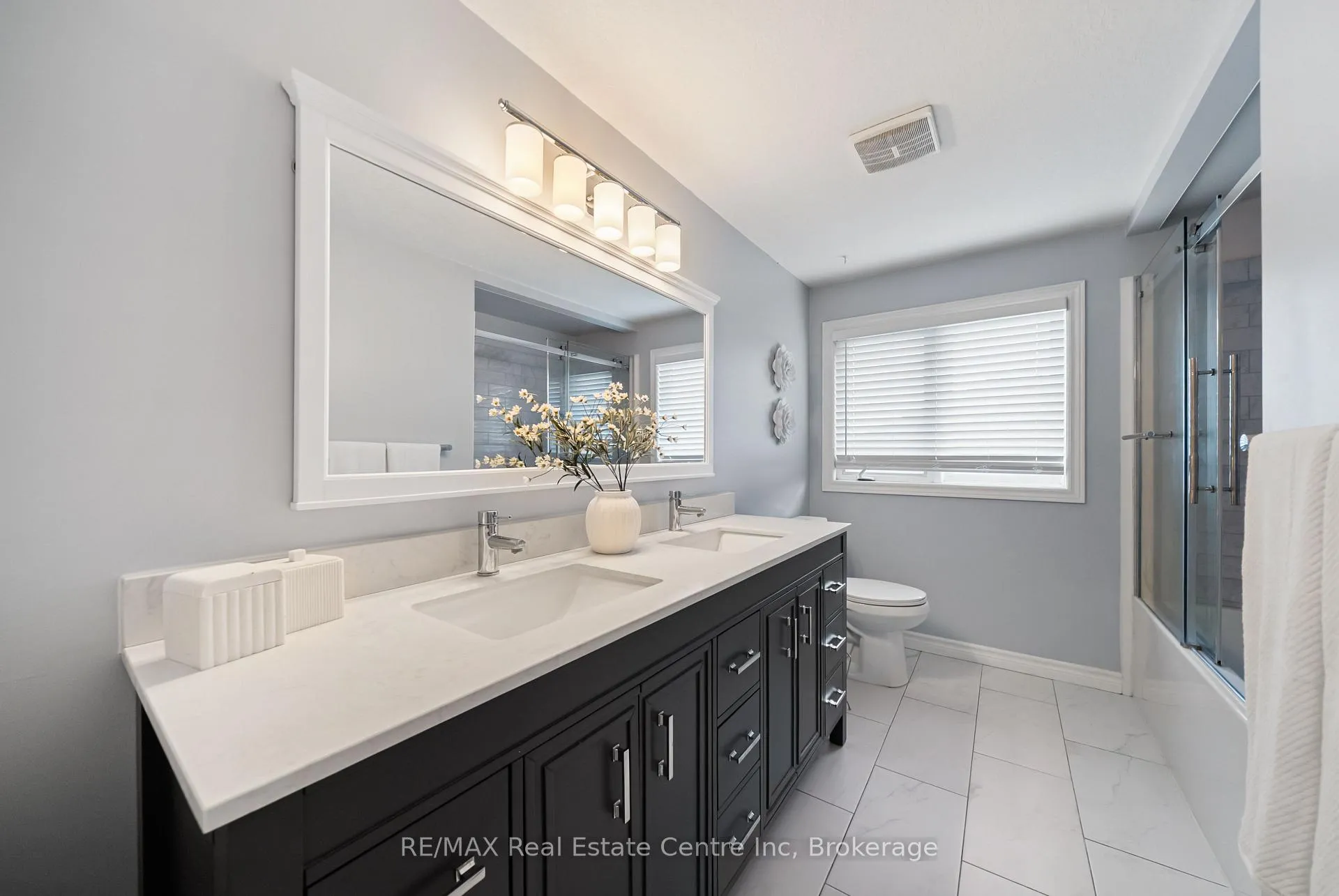 Photo 26 of 6 Jean Anderson Crescent, Guelph, Clairfields/Hanlon Business Park — HOMEH