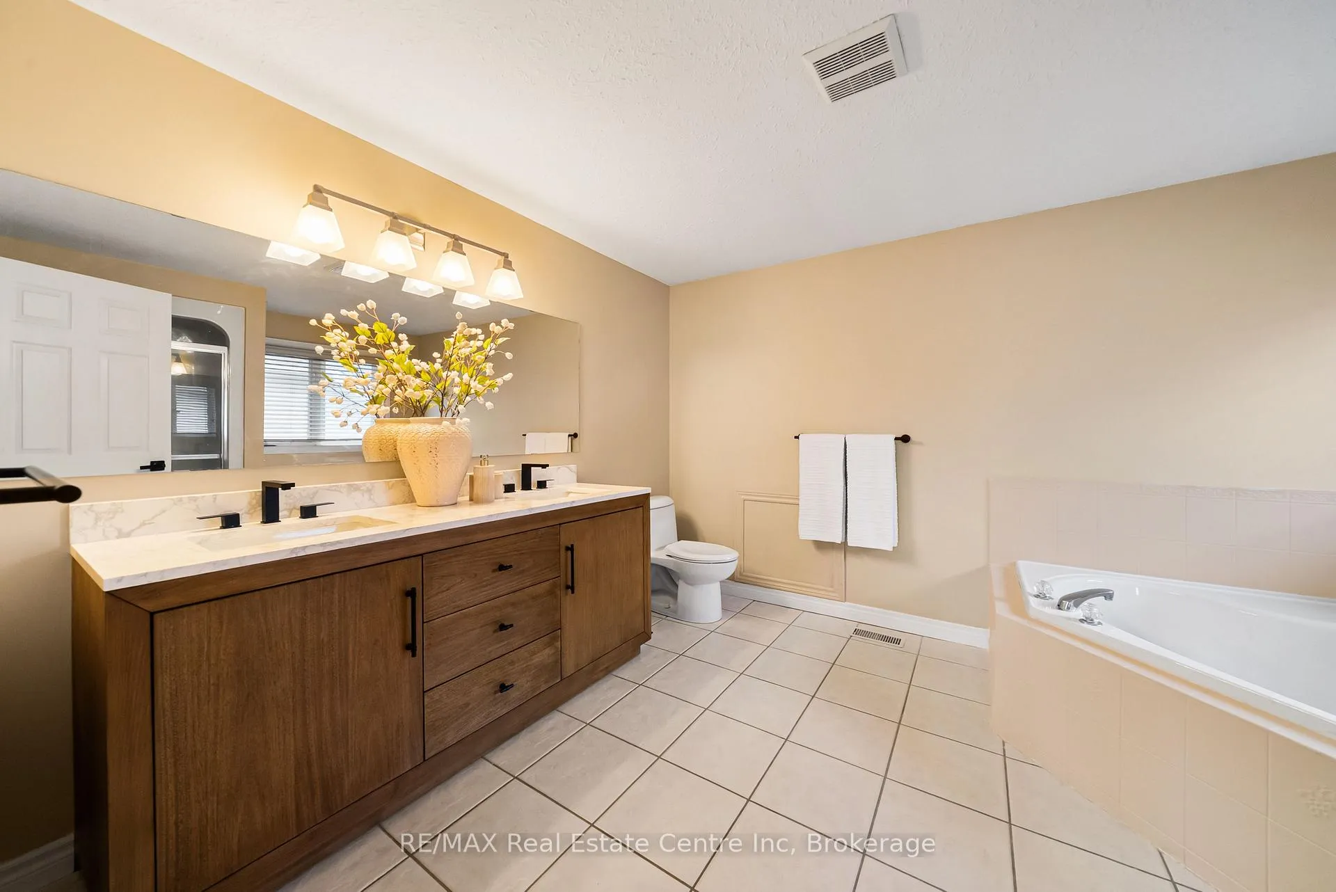 Photo 34 of 6 Jean Anderson Crescent, Guelph, Clairfields/Hanlon Business Park — HOMEH