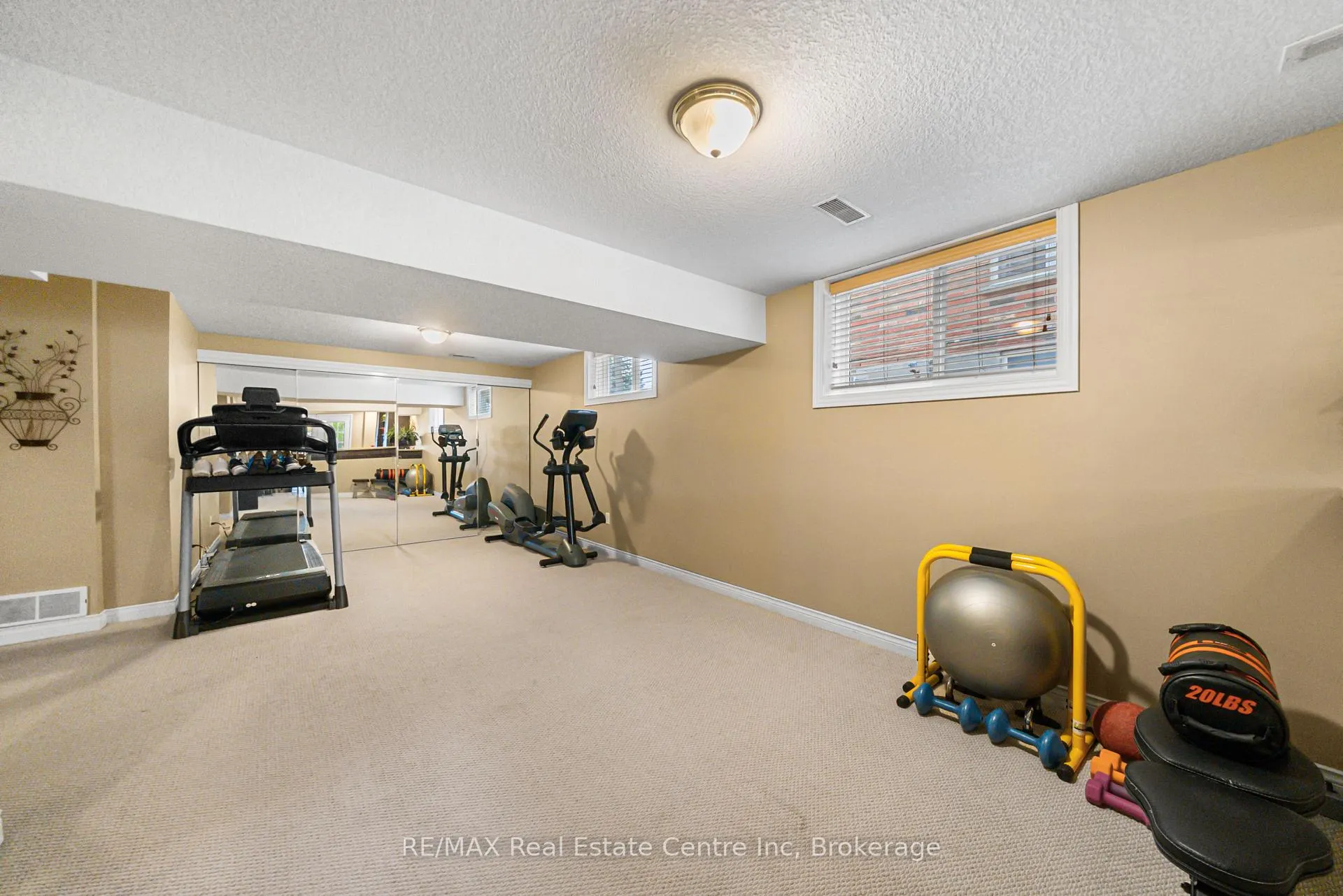 Photo 37 of 6 Jean Anderson Crescent, Guelph, Clairfields/Hanlon Business Park — HOMEH