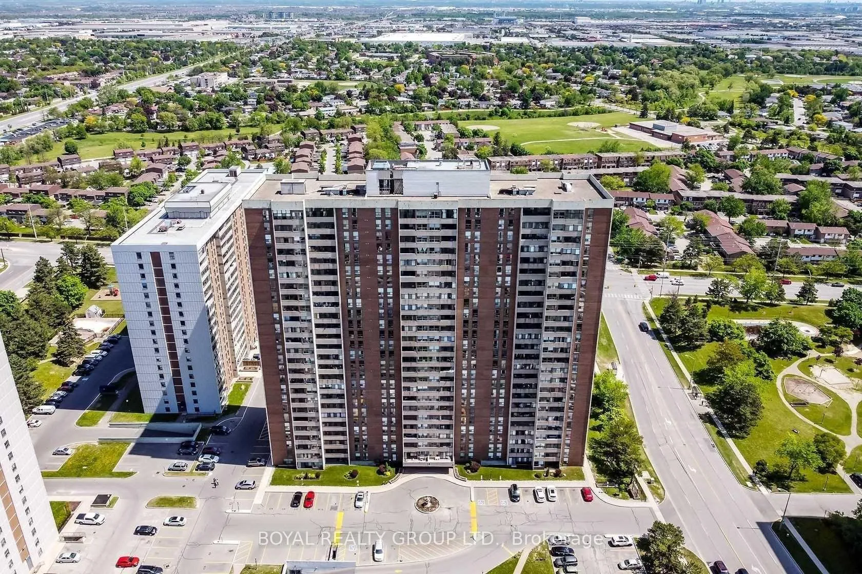 Photo 2 of Unit 303, 18 Knightsbridge Road, Brampton, Queen Street Corridor — HOMEH