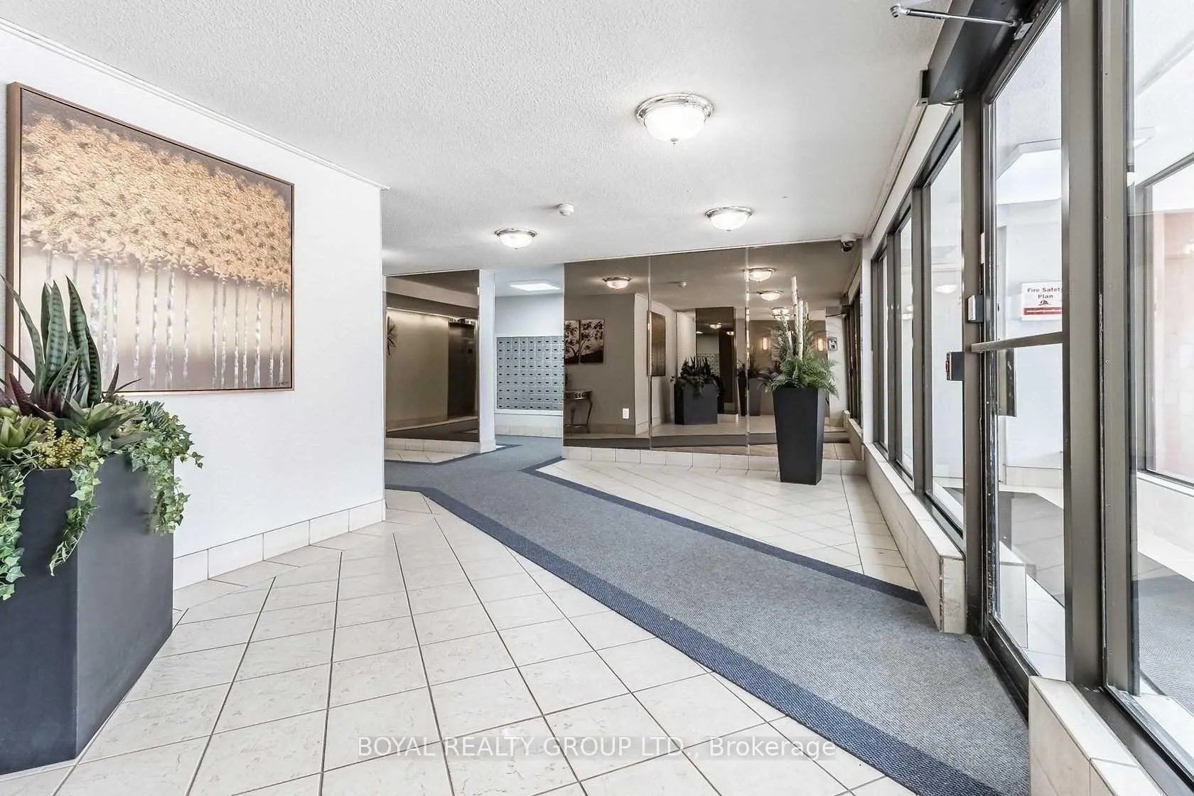 Photo 3 of Unit 303, 18 Knightsbridge Road, Brampton, Queen Street Corridor — HOMEH