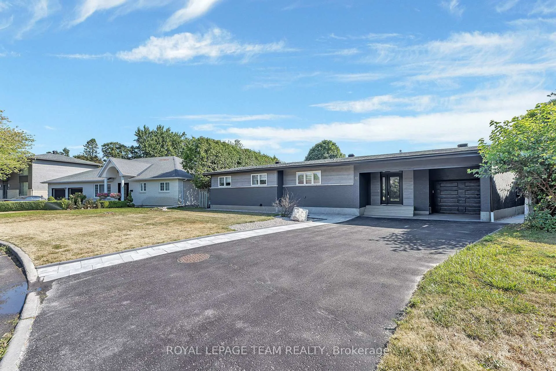 Photo 2 of 12 Largo Crescent, Ottawa, Meadowlands/Crestview — HOMEH