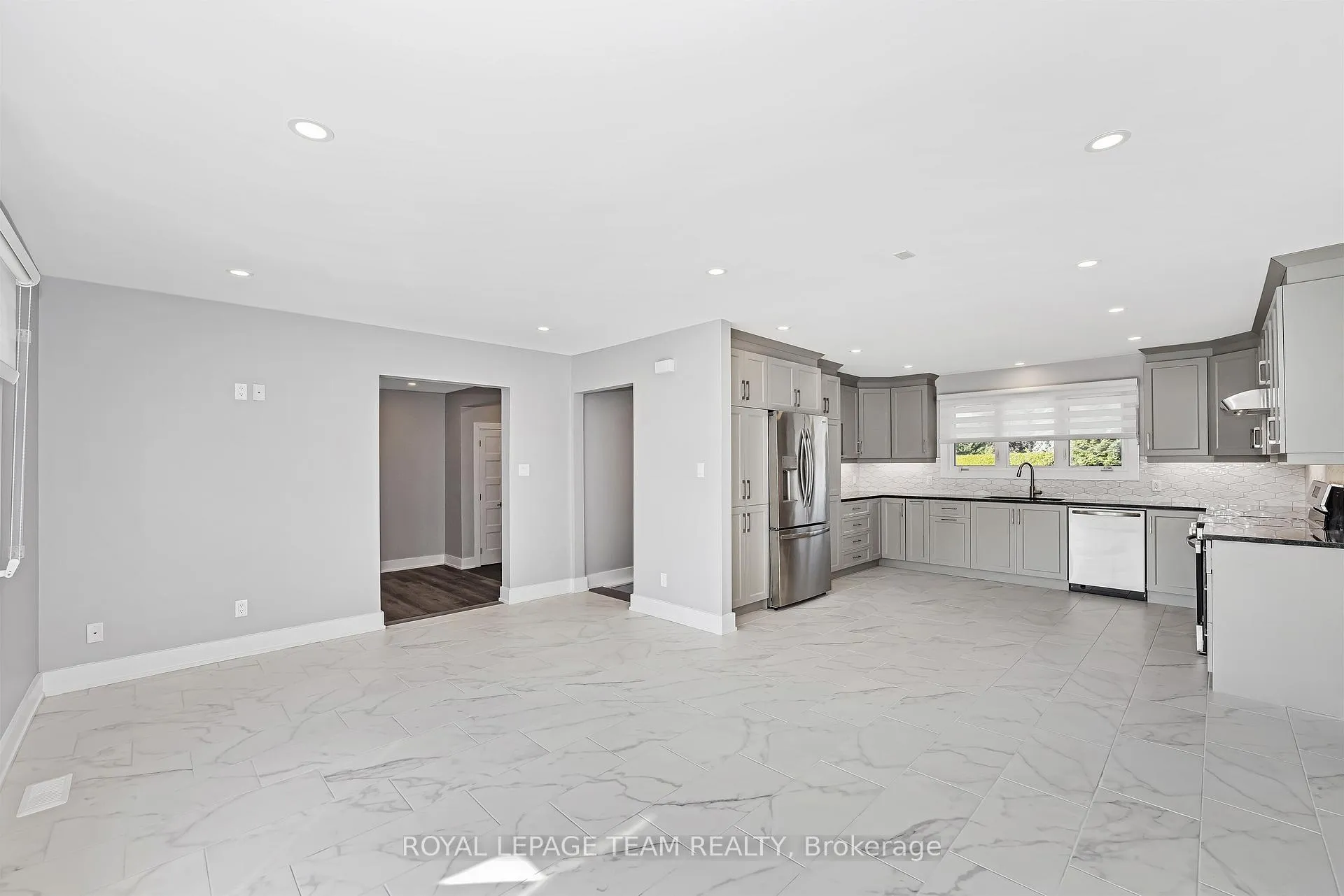 Photo 12 of 12 Largo Crescent, Ottawa, Meadowlands/Crestview — HOMEH