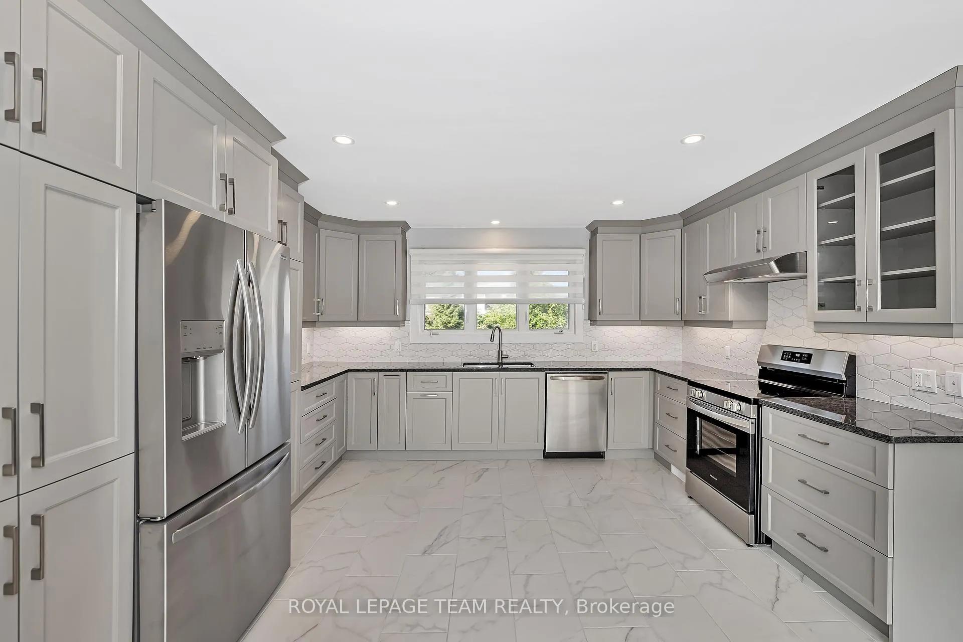 Photo 13 of 12 Largo Crescent, Ottawa, Meadowlands/Crestview — HOMEH