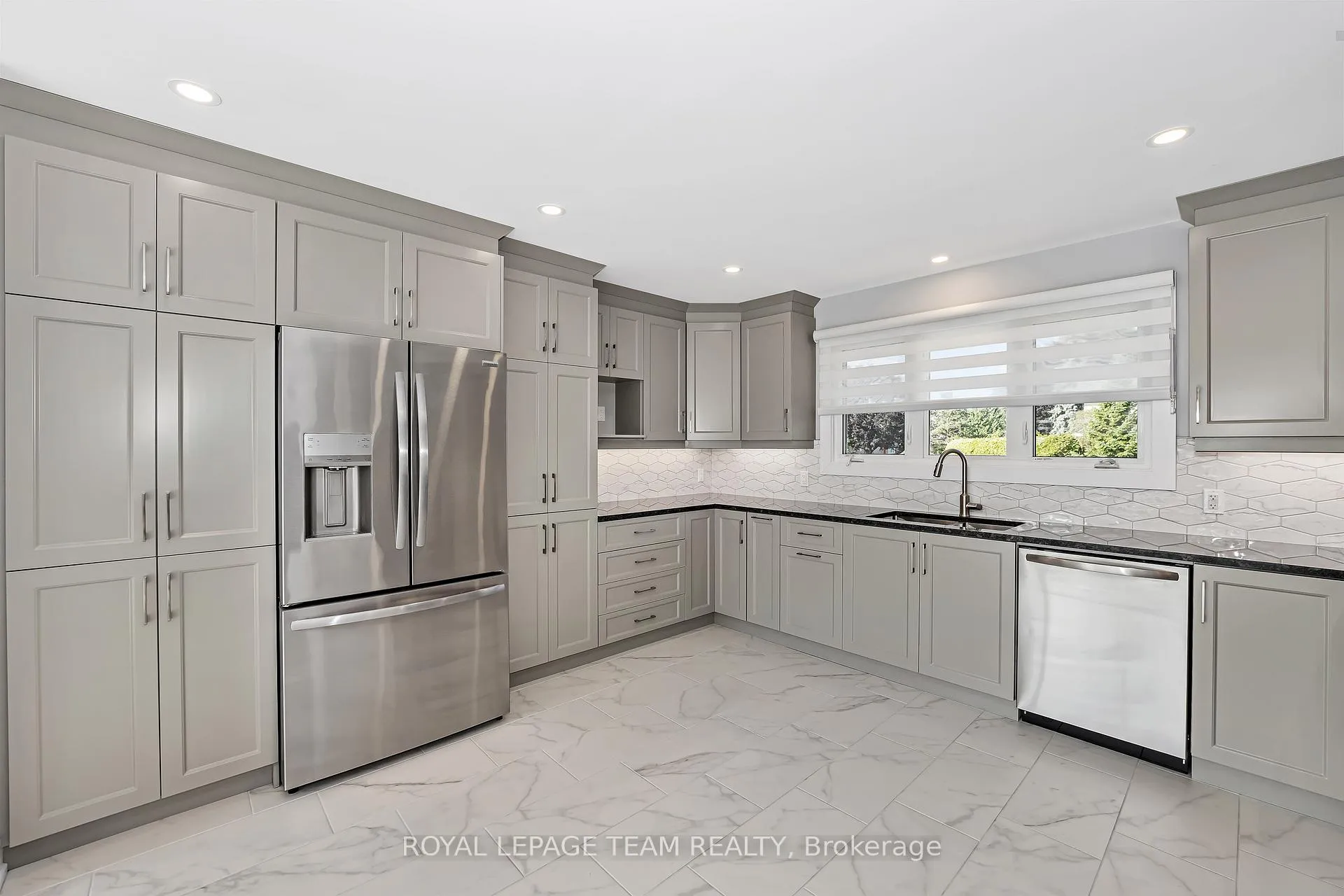 Photo 14 of 12 Largo Crescent, Ottawa, Meadowlands/Crestview — HOMEH