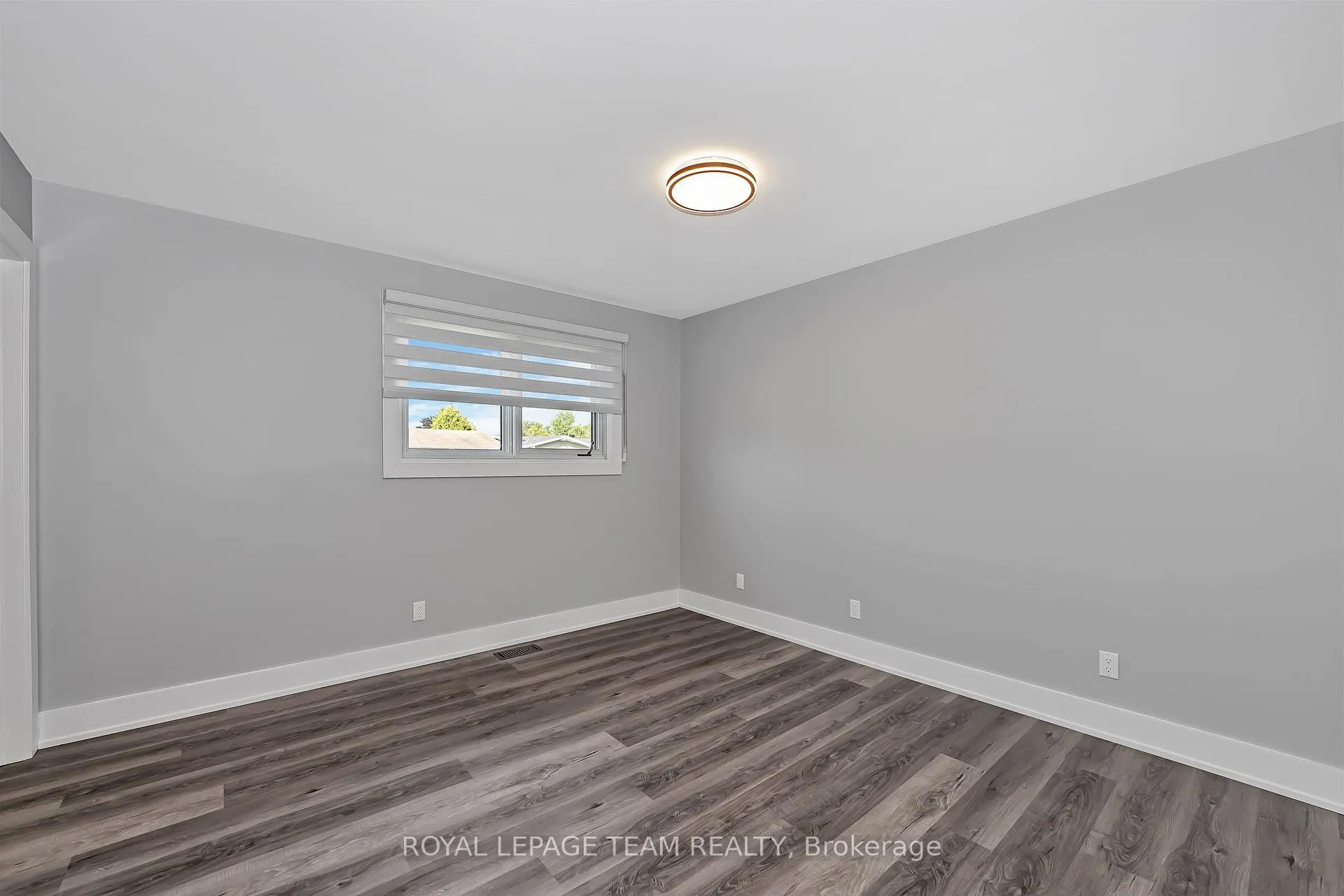 Photo 16 of 12 Largo Crescent, Ottawa, Meadowlands/Crestview — HOMEH