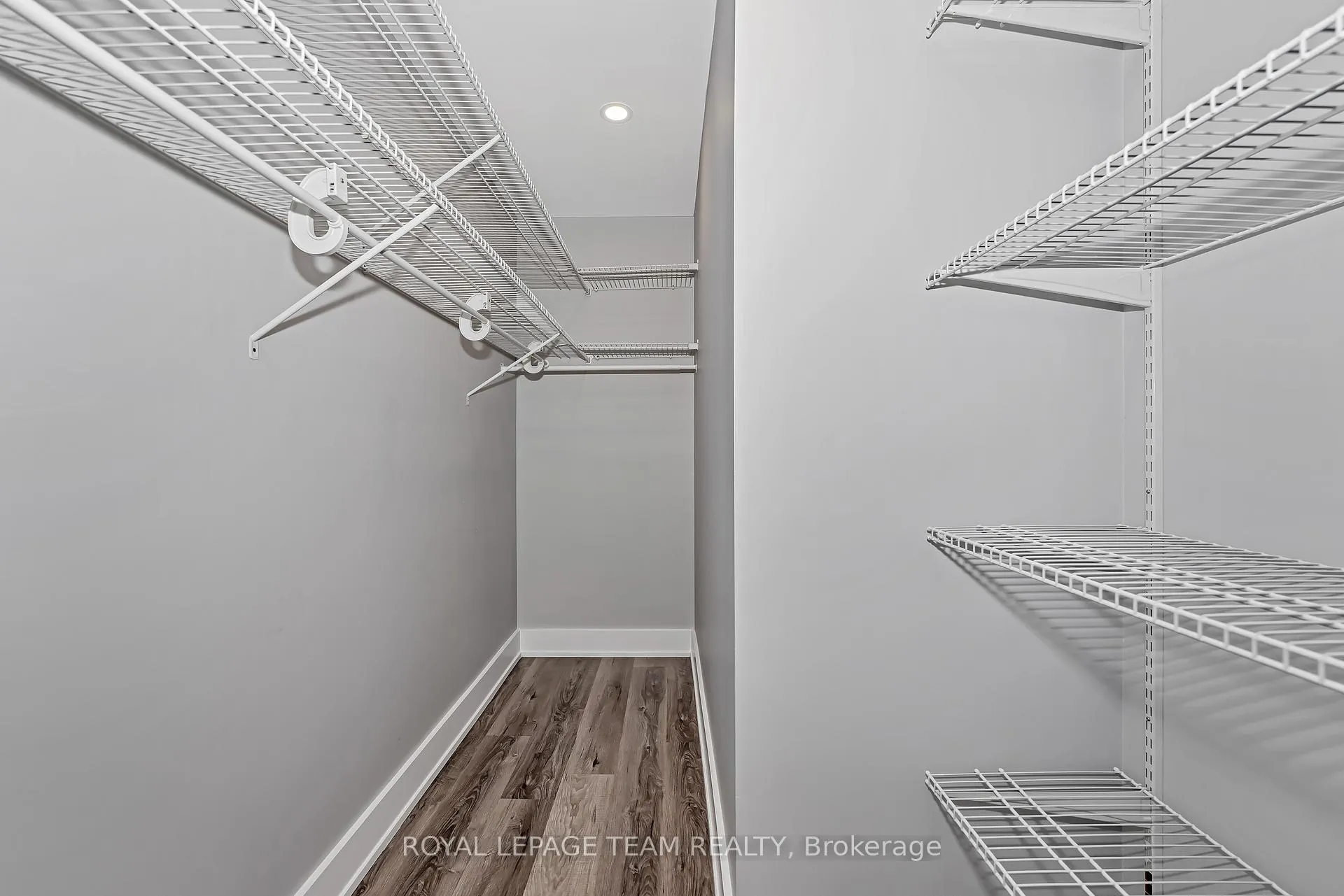 Photo 18 of 12 Largo Crescent, Ottawa, Meadowlands/Crestview — HOMEH