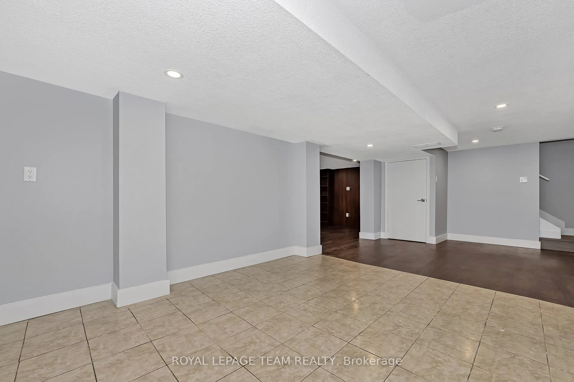 Photo 28 of 12 Largo Crescent, Ottawa, Meadowlands/Crestview — HOMEH