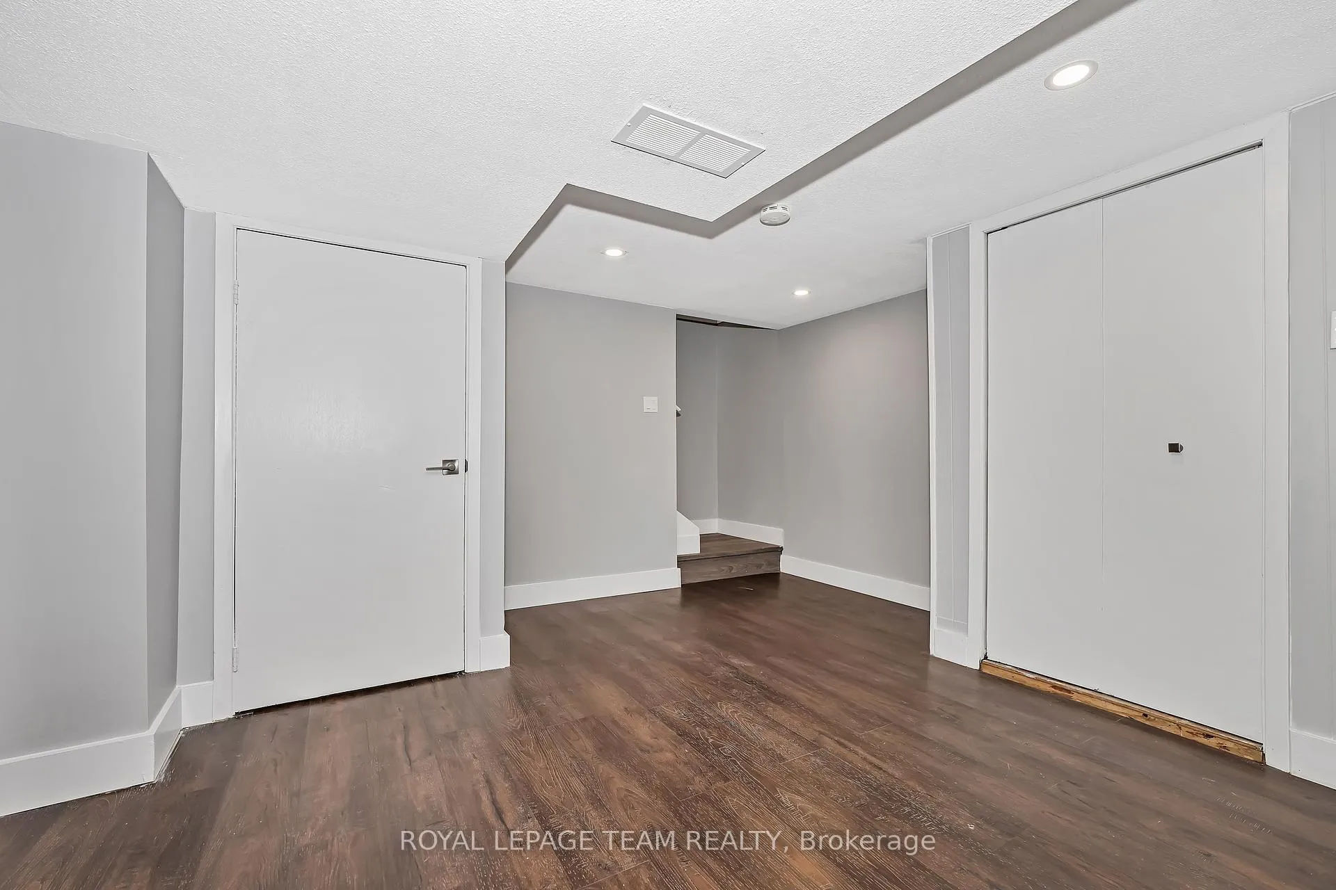Photo 31 of 12 Largo Crescent, Ottawa, Meadowlands/Crestview — HOMEH