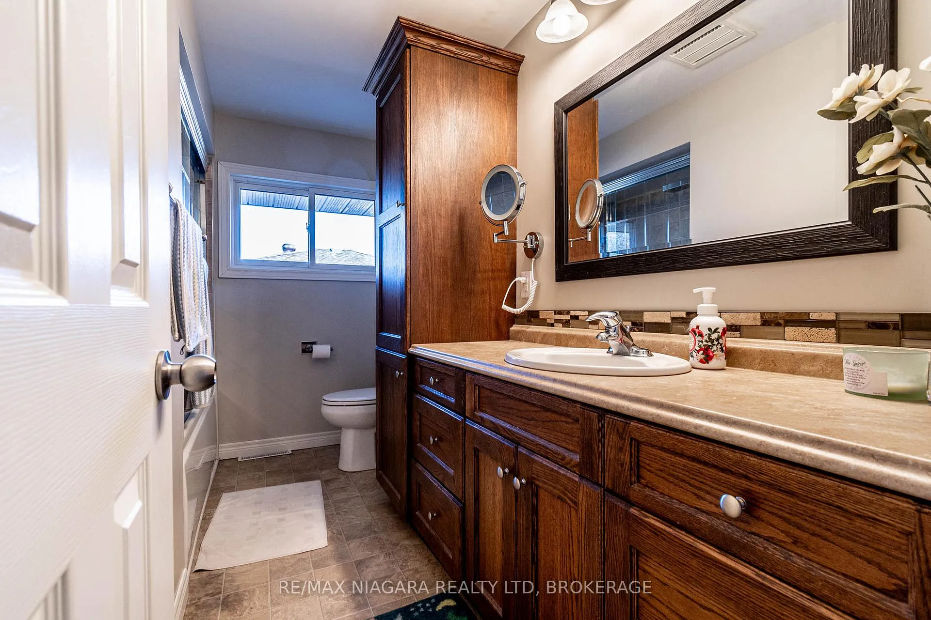Photo 17 of 63 Windward Street, St. Catharines, Carlton/Bunting — HOMEH