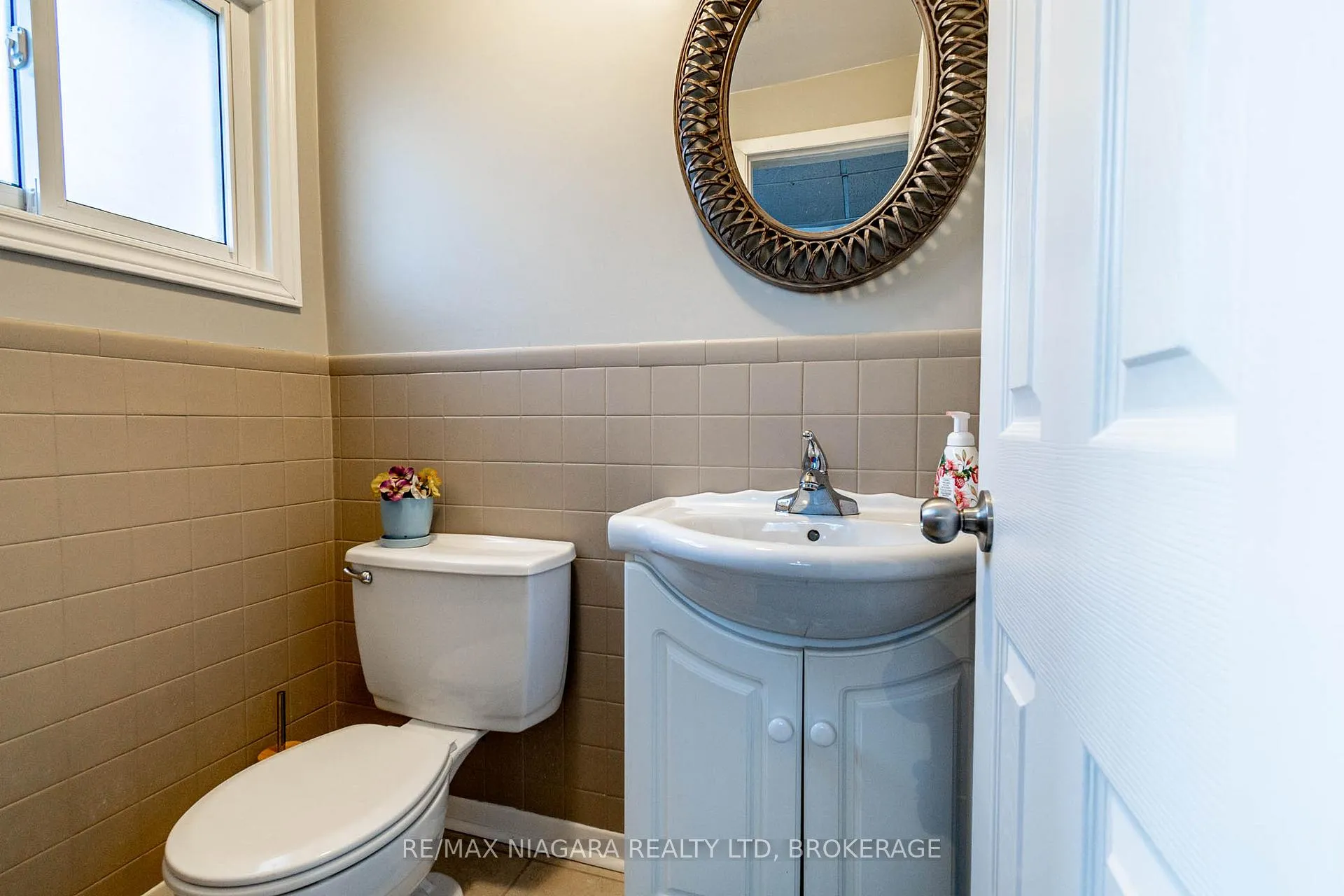 Photo 24 of 63 Windward Street, St. Catharines, Carlton/Bunting — HOMEH