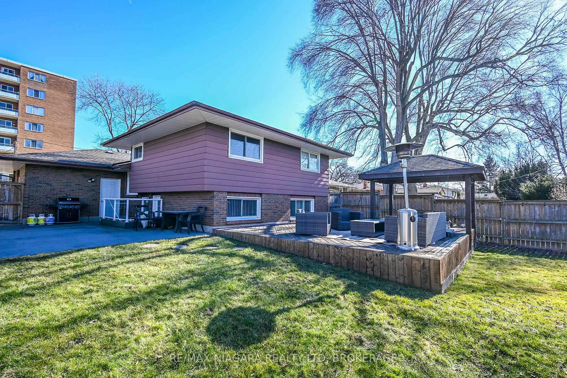 Photo 32 of 63 Windward Street, St. Catharines, Carlton/Bunting — HOMEH