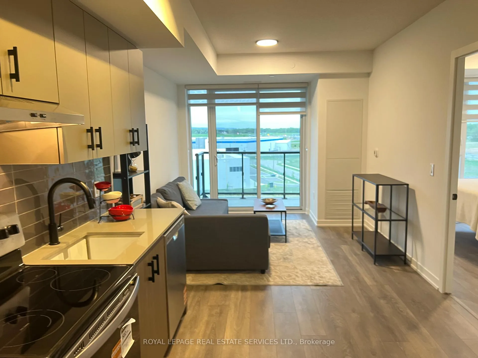 Photo 11 of Unit D706, 4878 Powers Common, Burlington, Alton — HOMEH