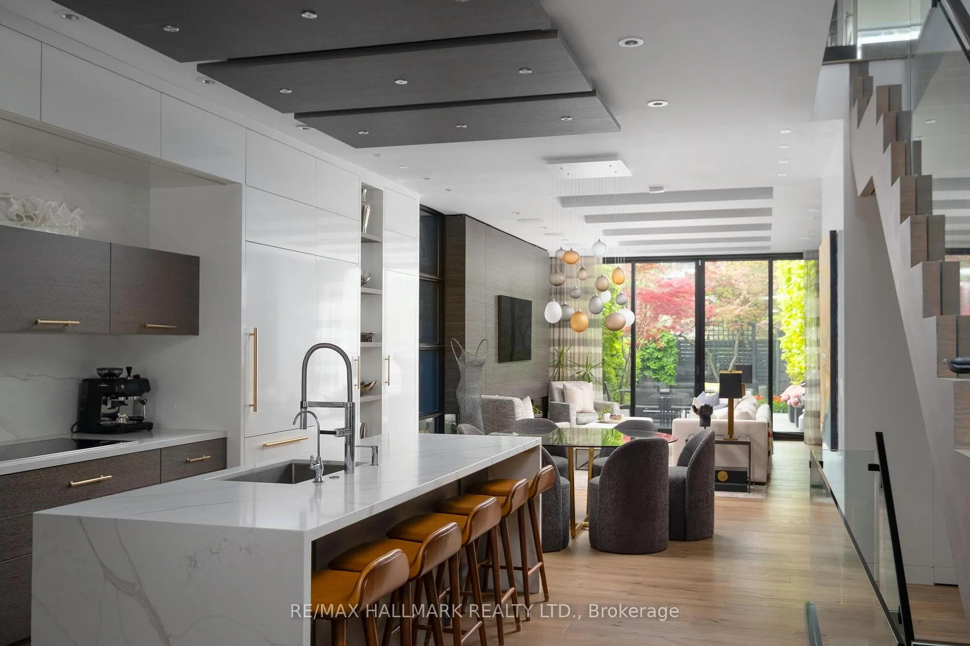 Photo 3 of 23 Lowther Avenue, Toronto, The Annex — HOMEH