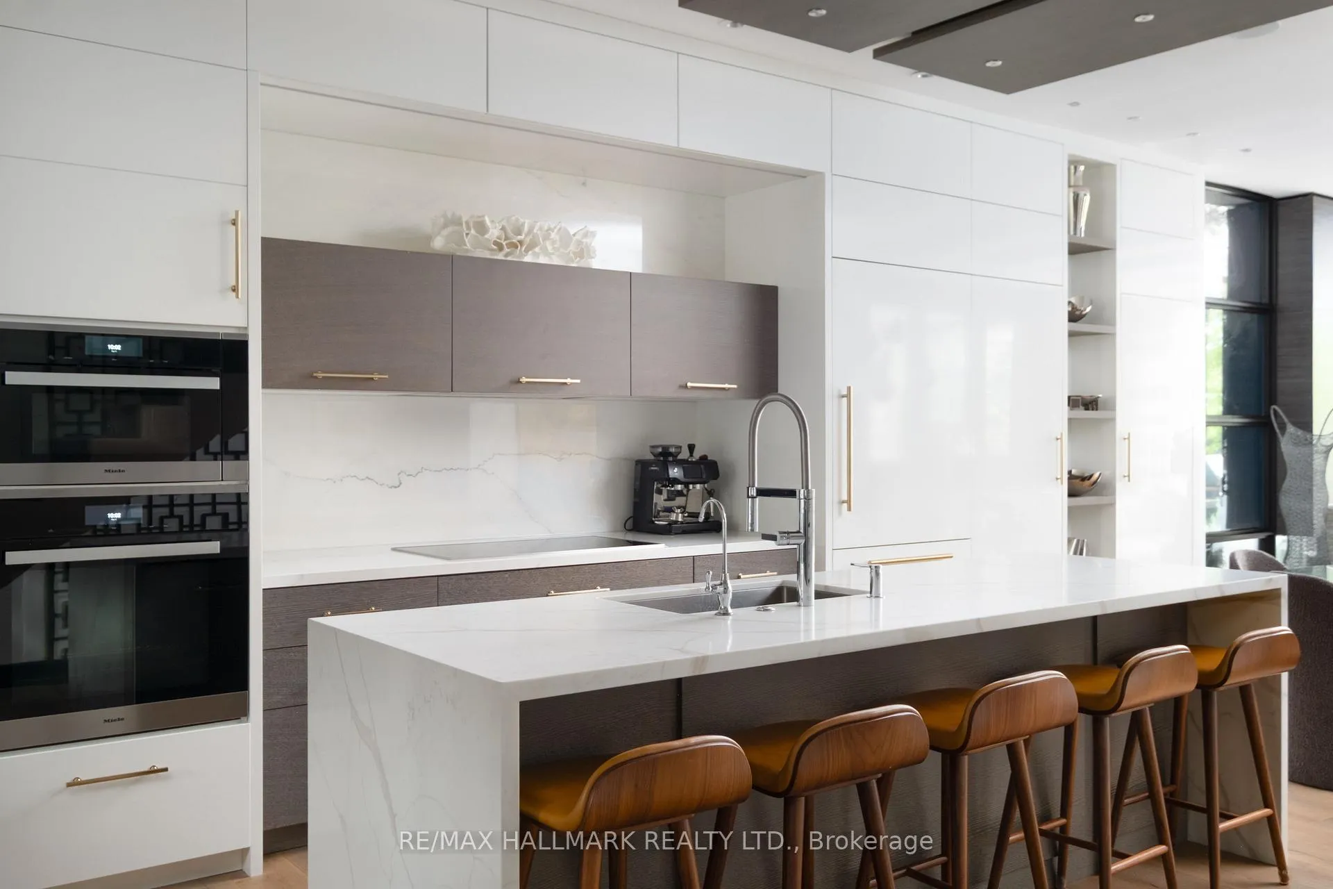 Photo 4 of 23 Lowther Avenue, Toronto, The Annex — HOMEH