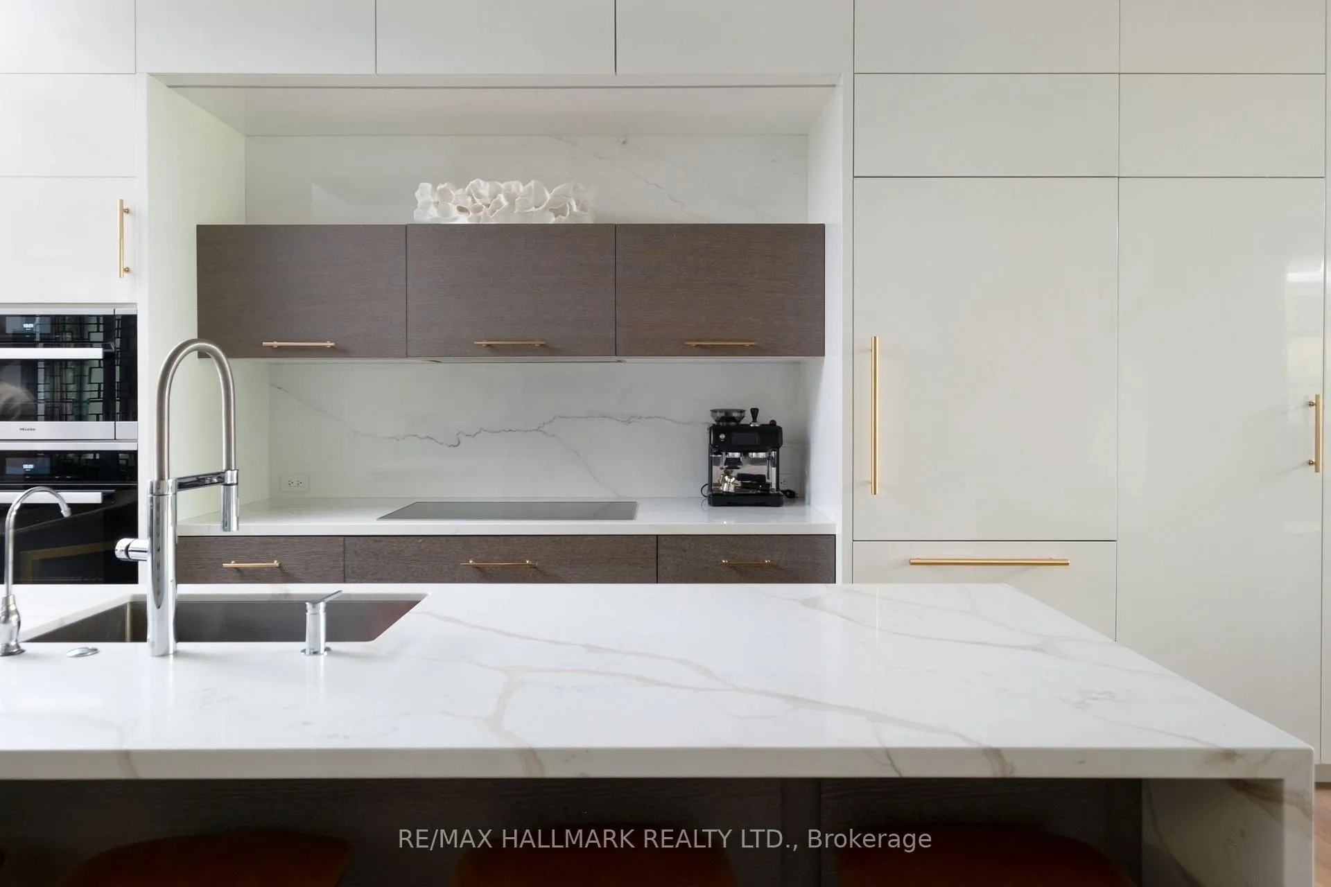 Photo 5 of 23 Lowther Avenue, Toronto, The Annex — HOMEH